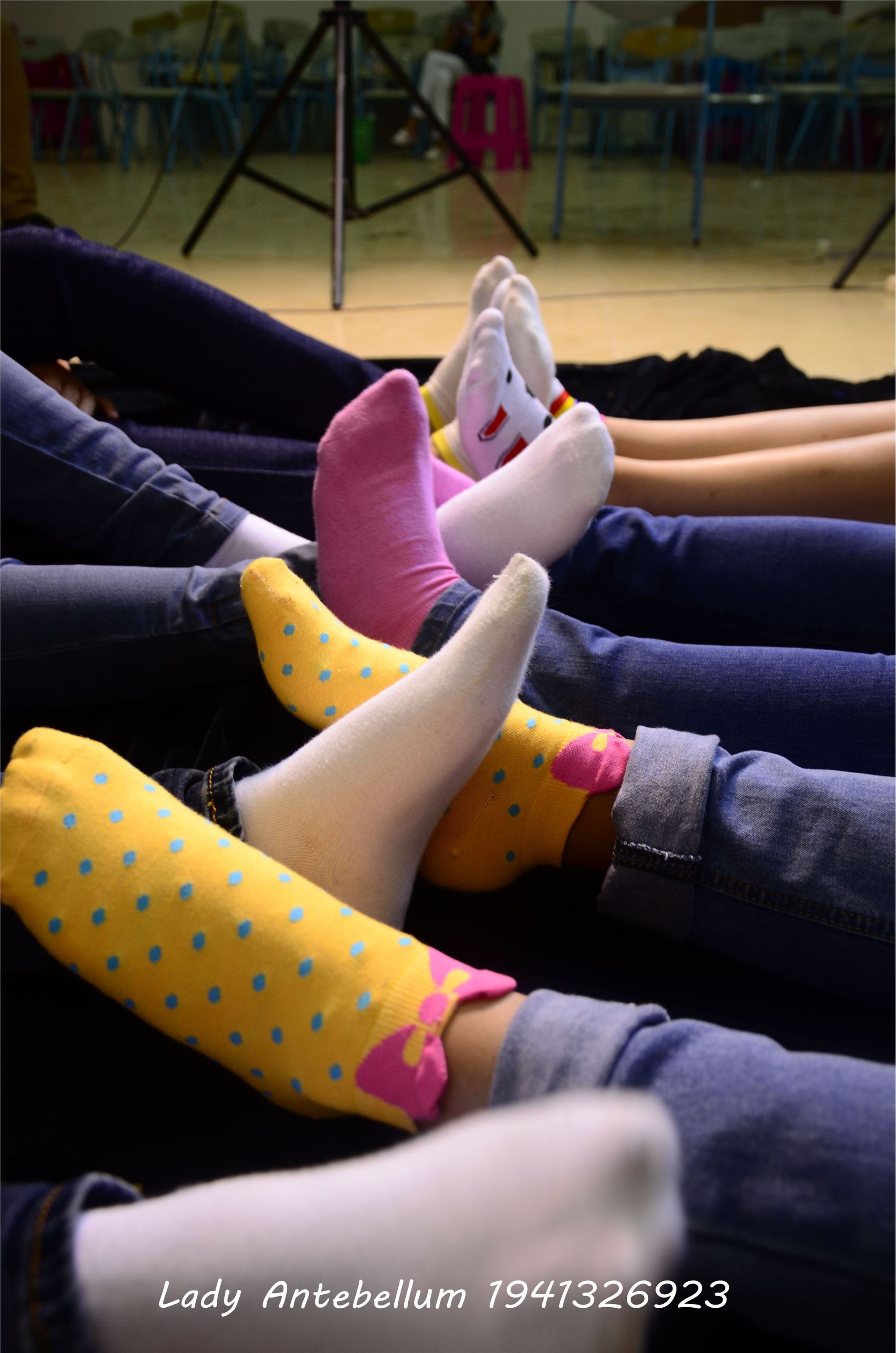 [战前女神] 恋足美腿棉袜女神级摄影套图 004