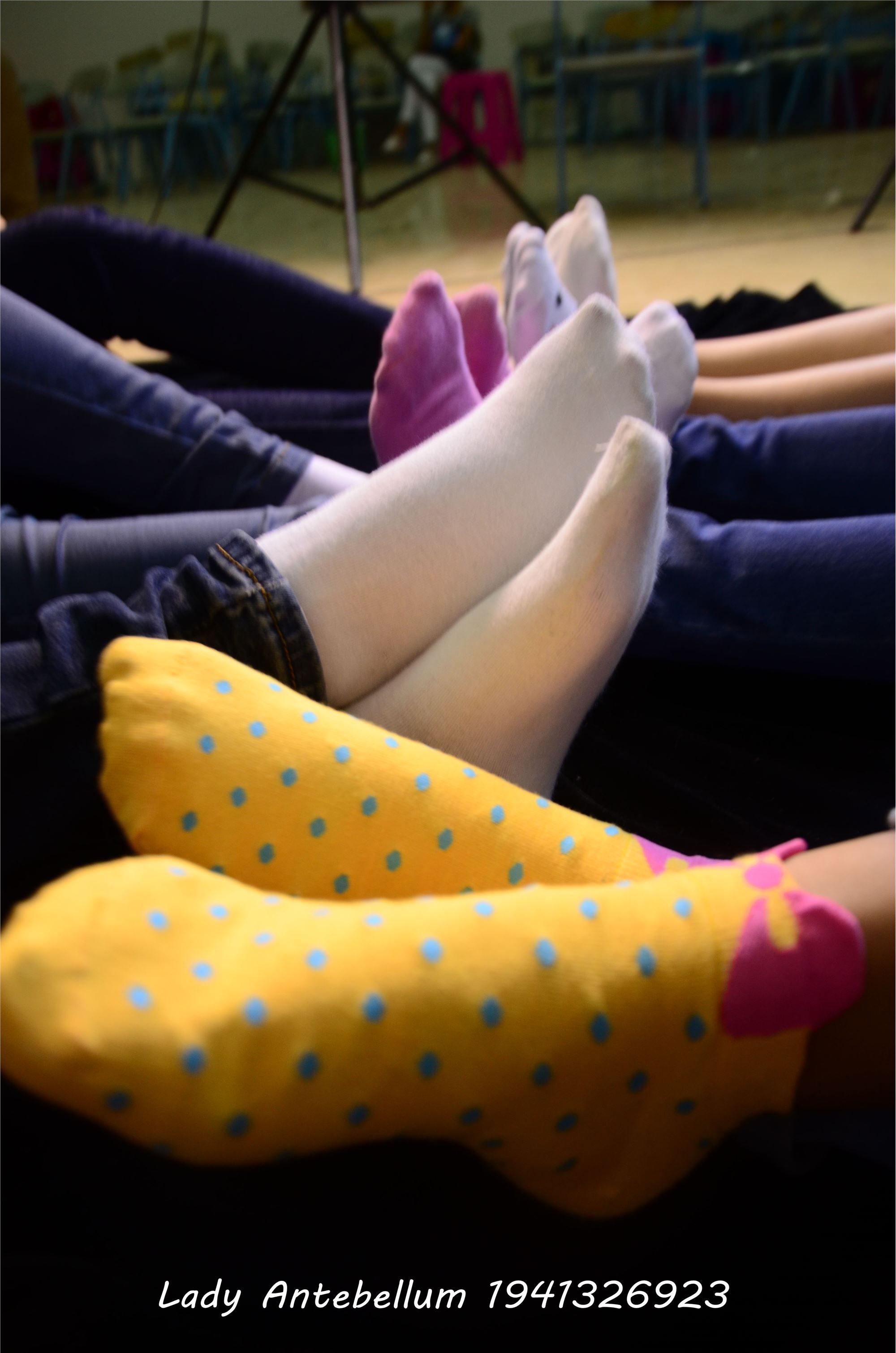 [战前女神] 恋足美腿棉袜女神级摄影套图 004