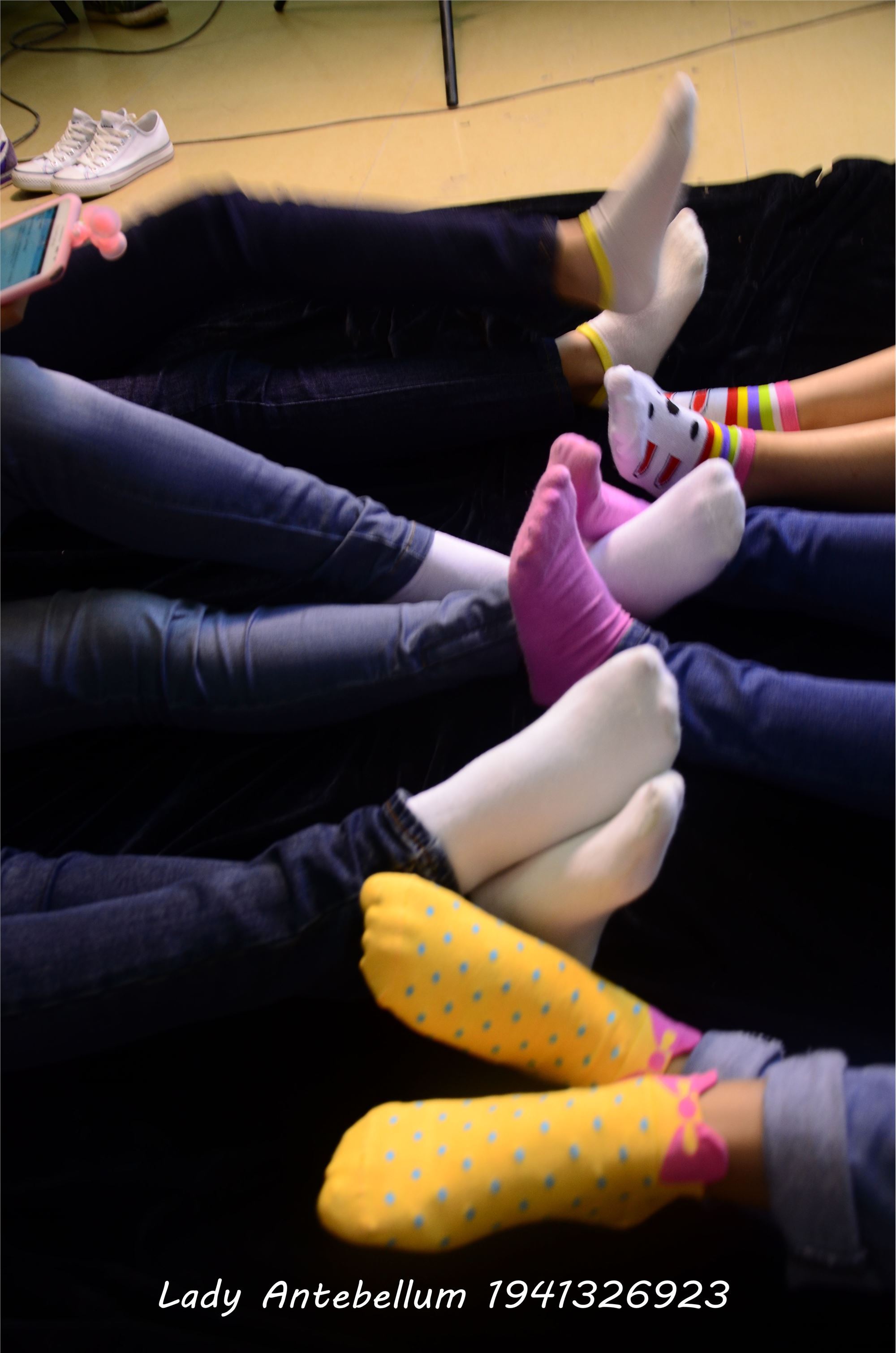 [战前女神] 恋足美腿棉袜女神级摄影套图 004