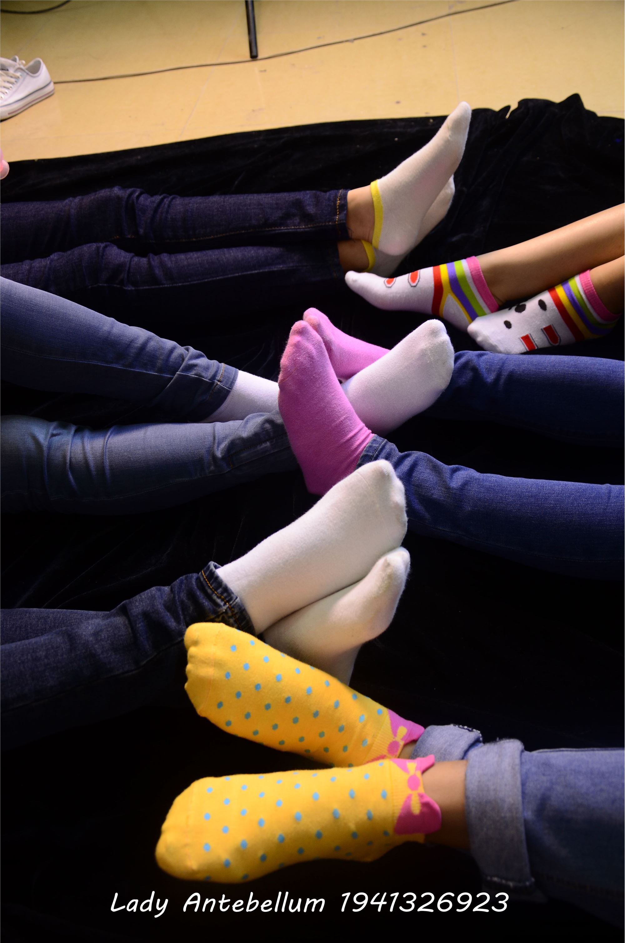 [战前女神] 恋足美腿棉袜女神级摄影套图 004