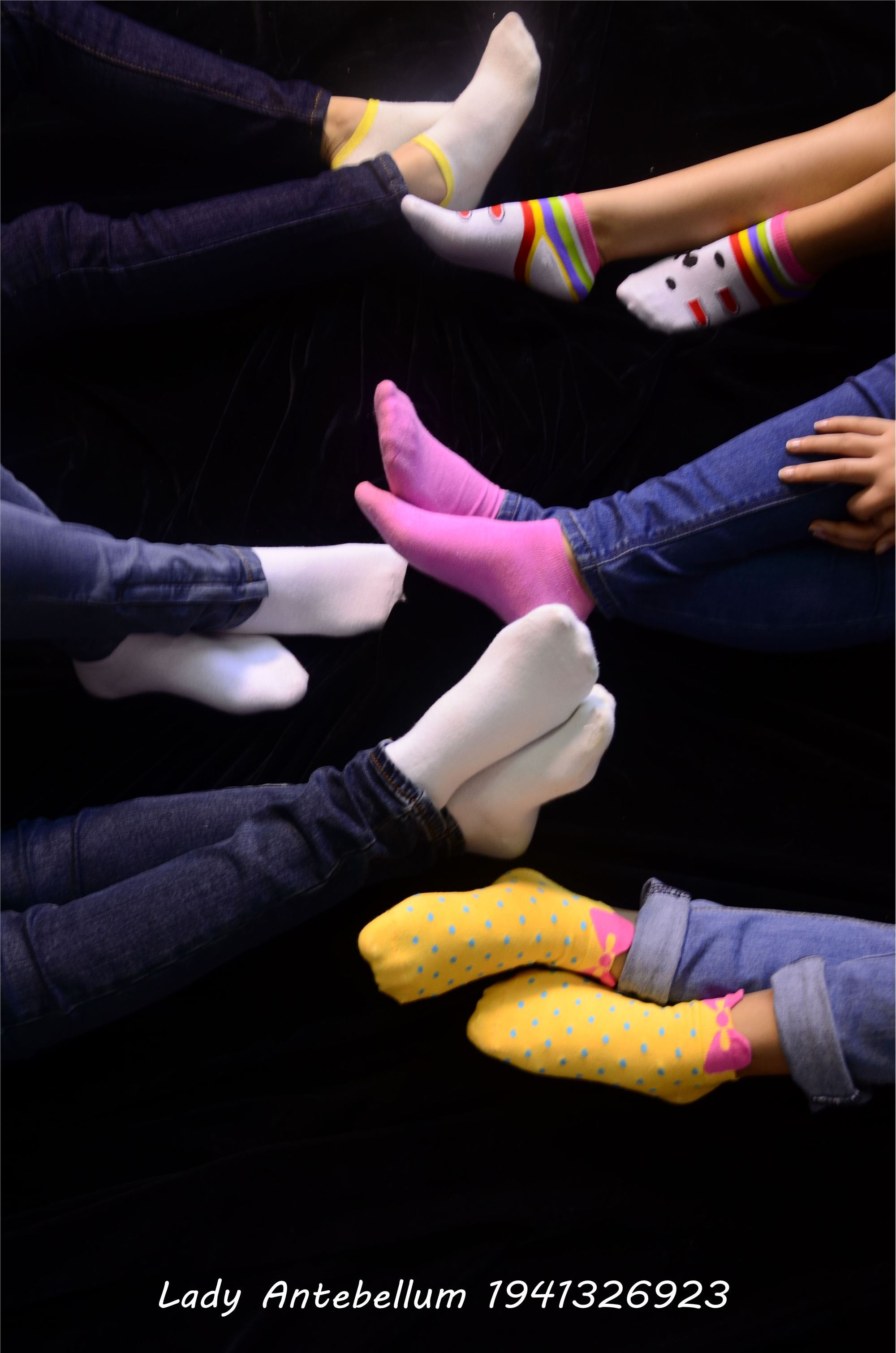 [战前女神] 恋足美腿棉袜女神级摄影套图 004