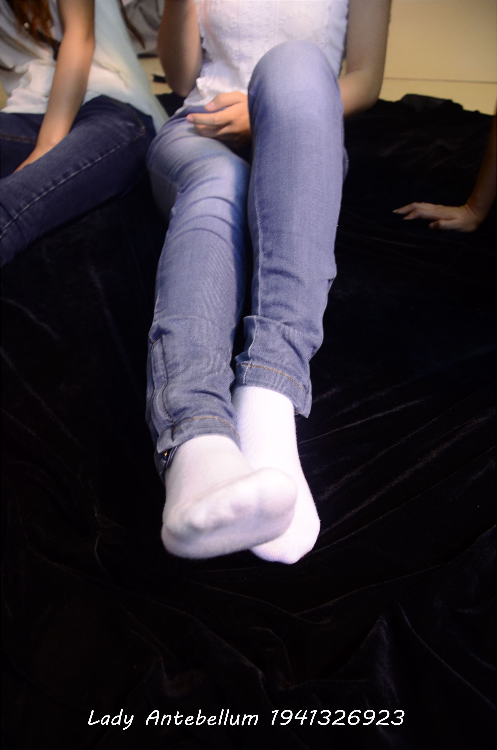 [战前女神] 恋足美腿棉袜女神级摄影套图 004