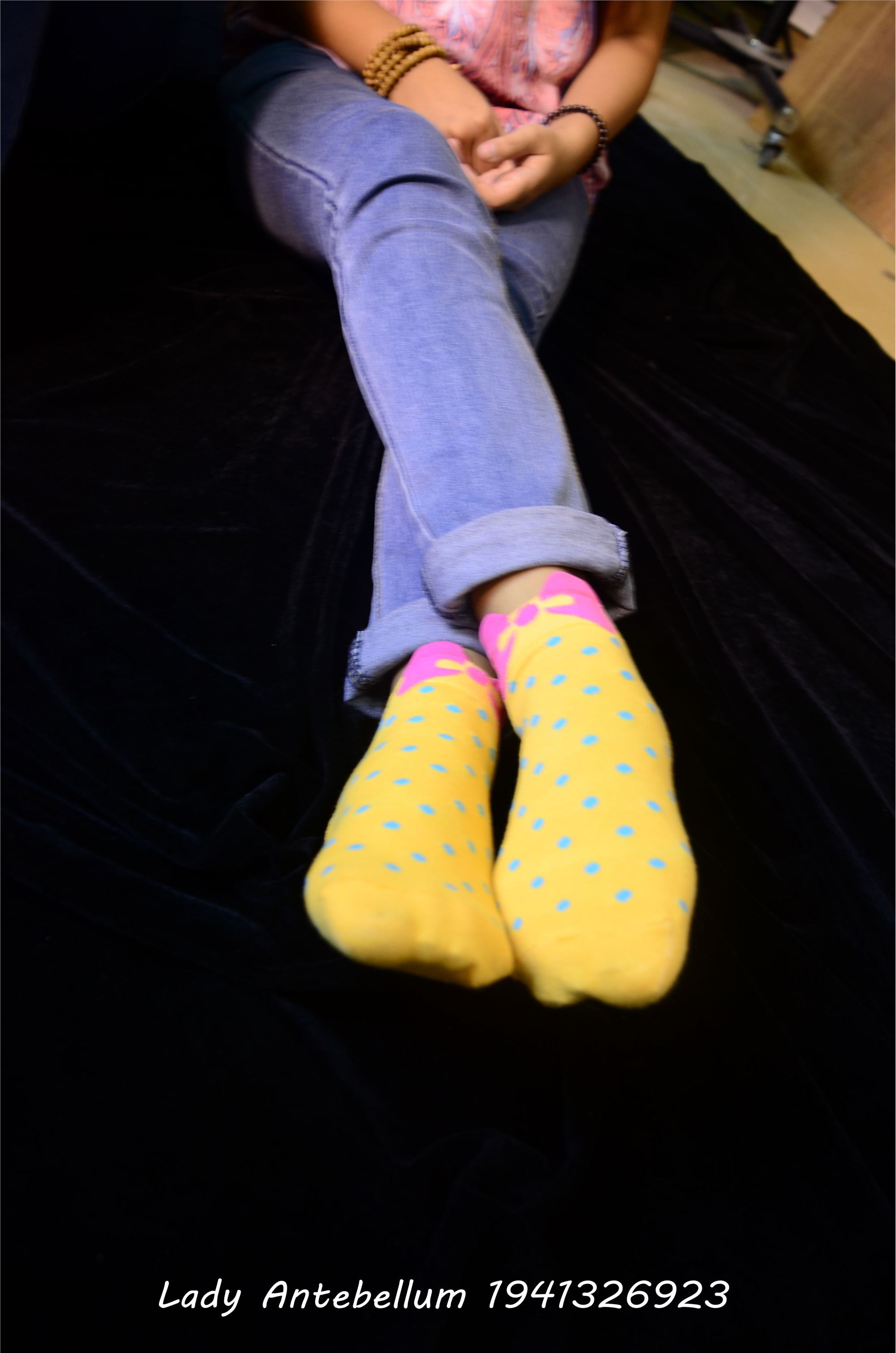 [战前女神] 恋足美腿棉袜女神级摄影套图 004