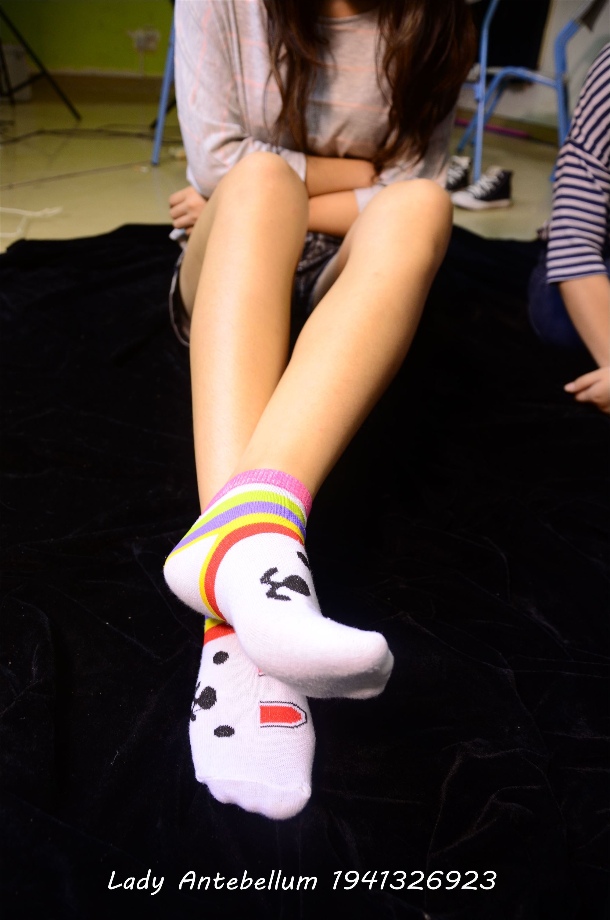 [战前女神] 恋足美腿棉袜女神级摄影套图 004