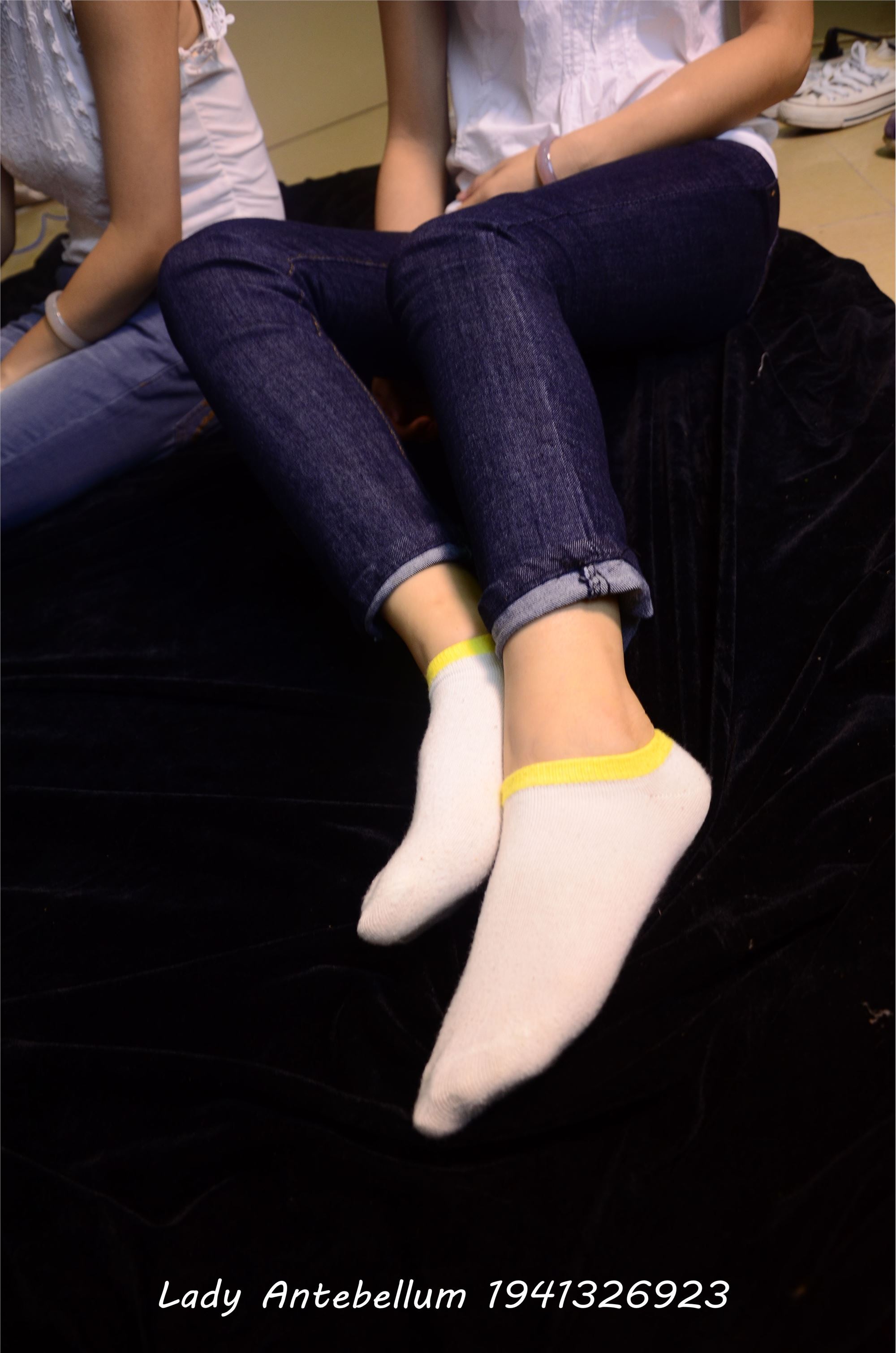 [战前女神] 恋足美腿棉袜女神级摄影套图 004