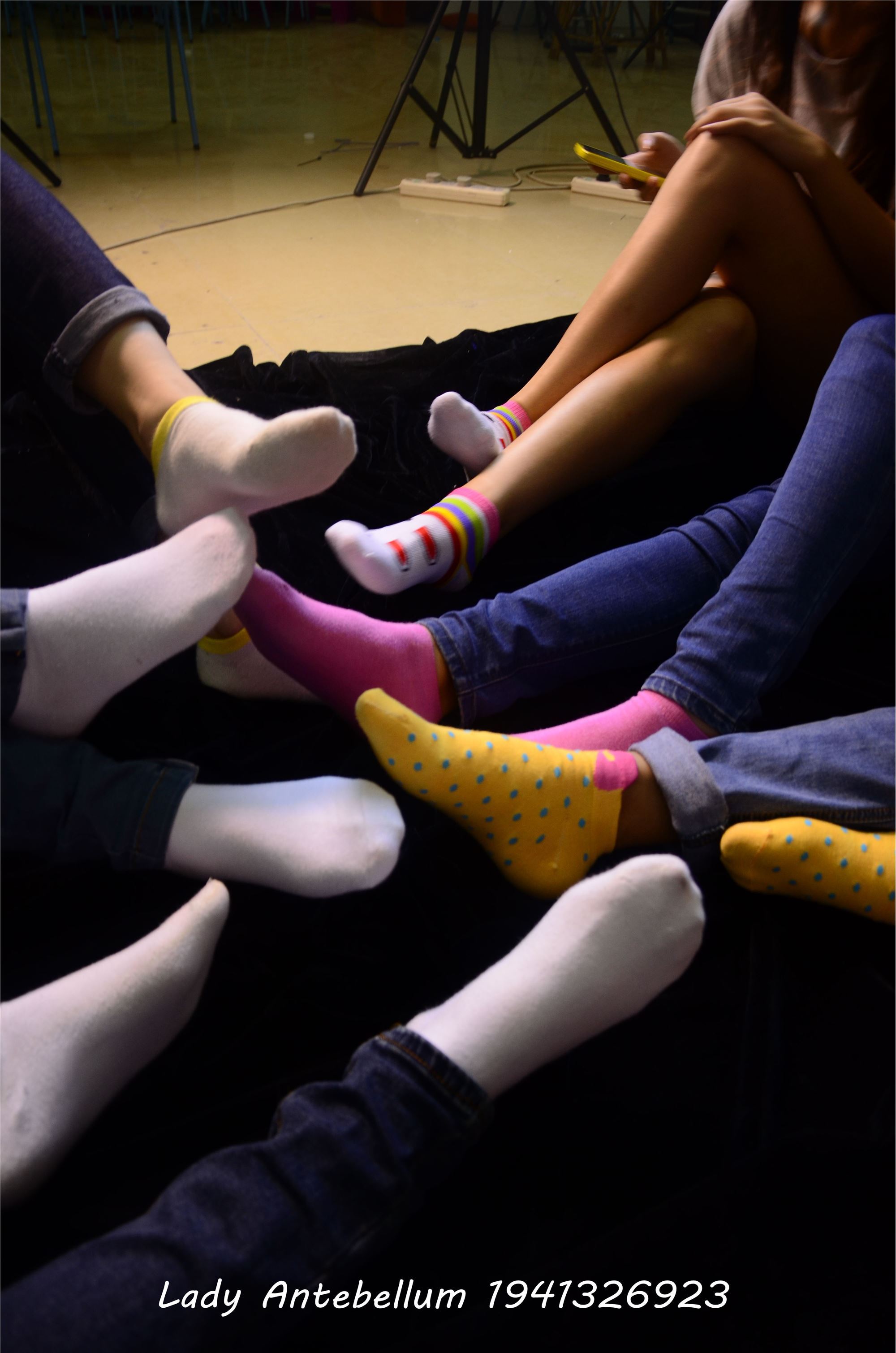 [战前女神] 恋足美腿棉袜女神级摄影套图 004