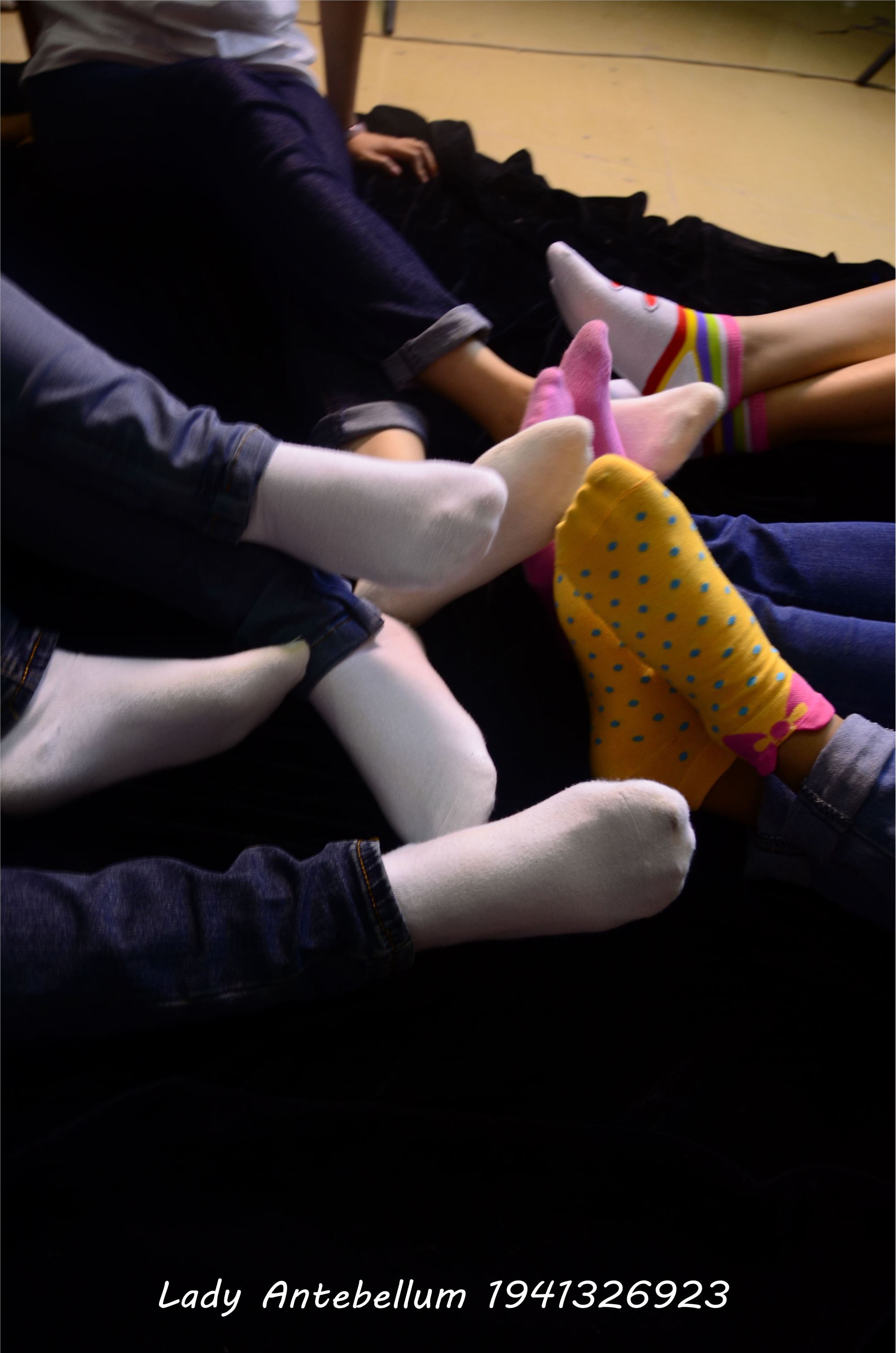 [战前女神] 恋足美腿棉袜女神级摄影套图 004