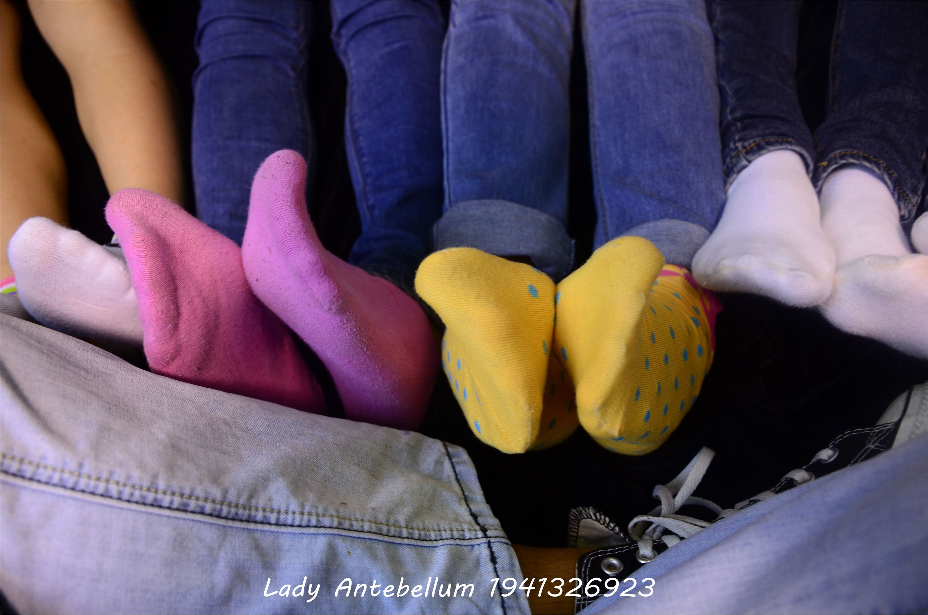 [战前女神] 恋足美腿棉袜女神级摄影套图 004