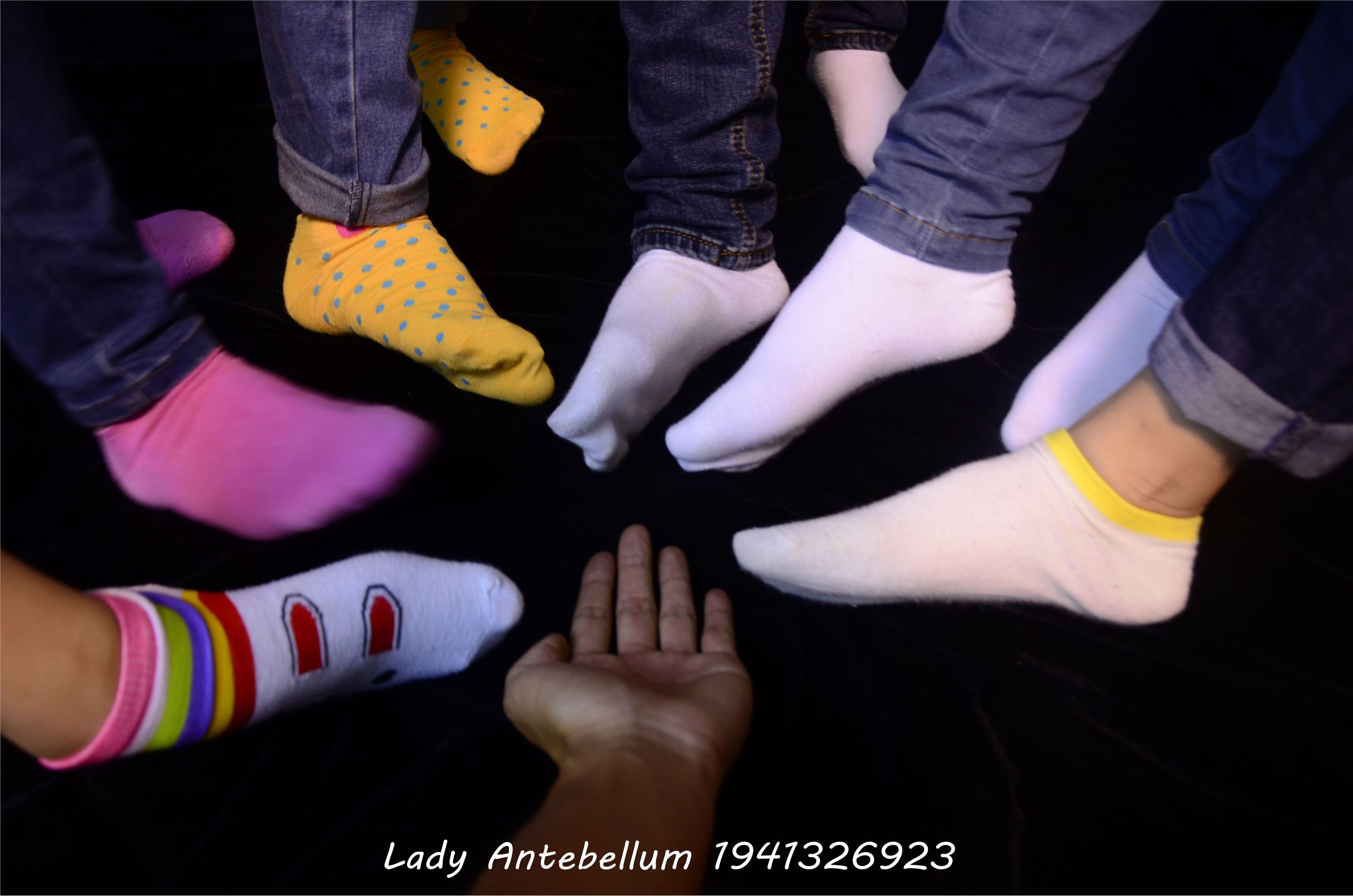 [战前女神] 恋足美腿棉袜女神级摄影套图 004