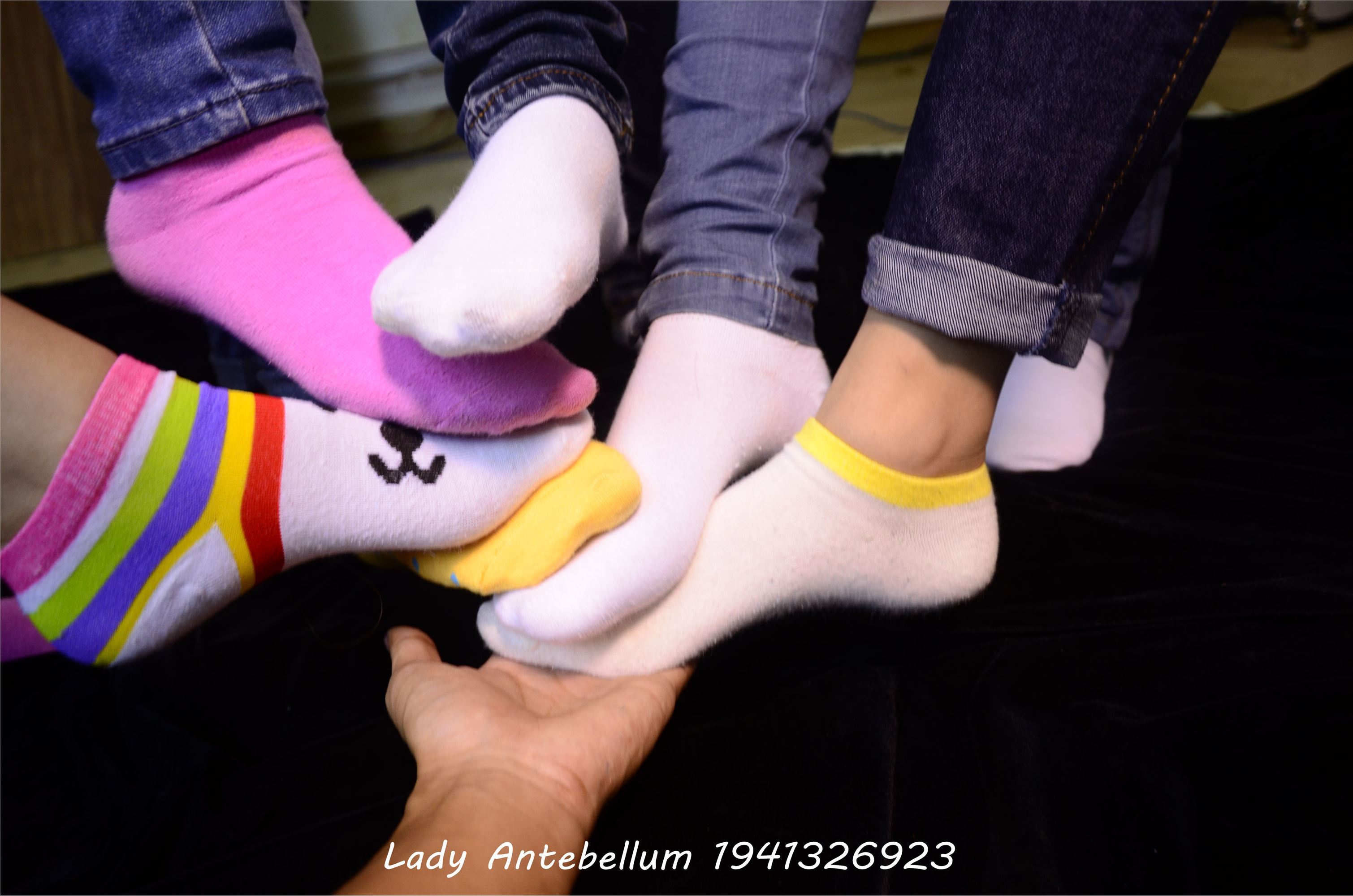 [战前女神] 恋足美腿棉袜女神级摄影套图 004