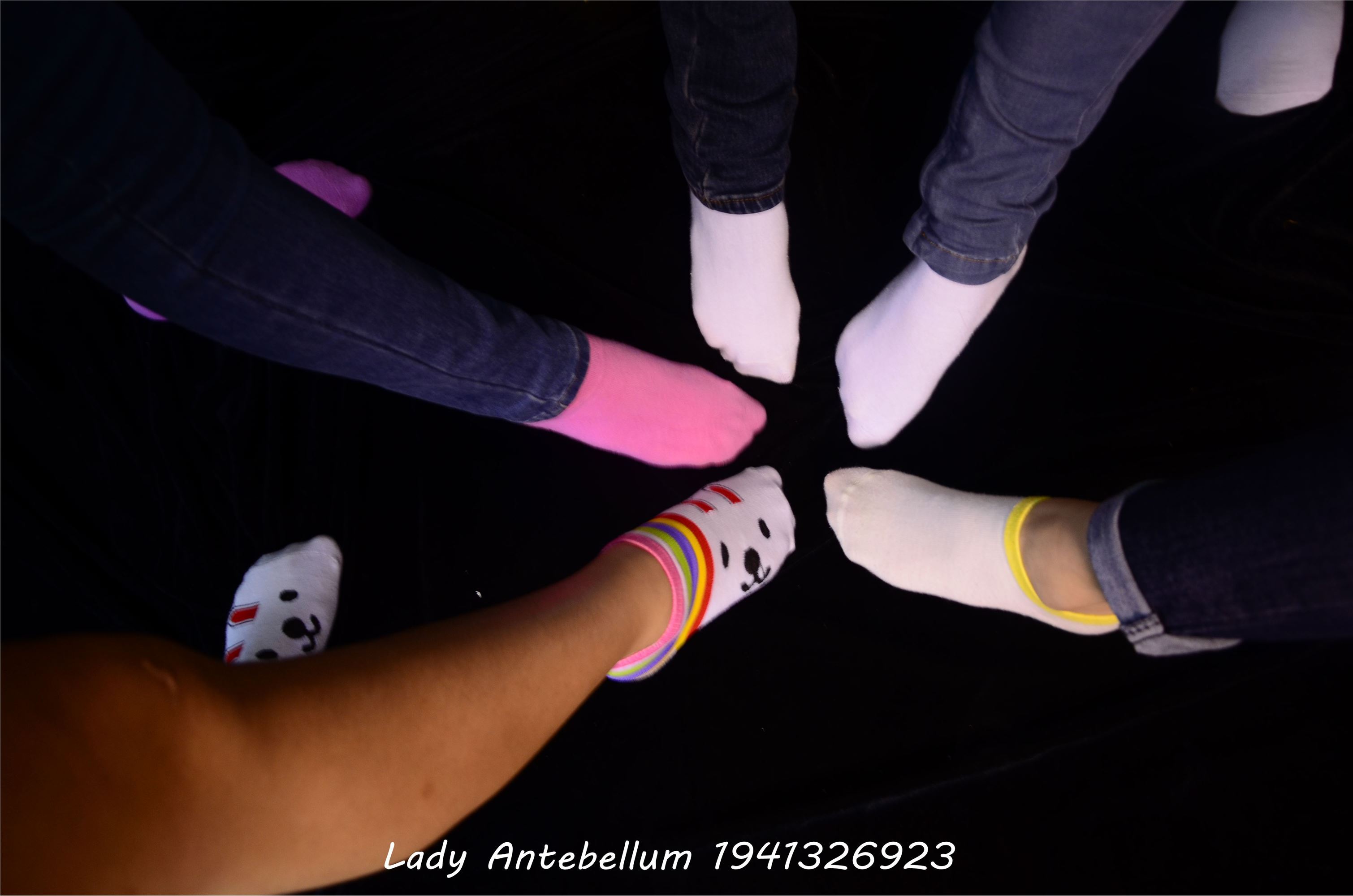 [战前女神] 恋足美腿棉袜女神级摄影套图 004