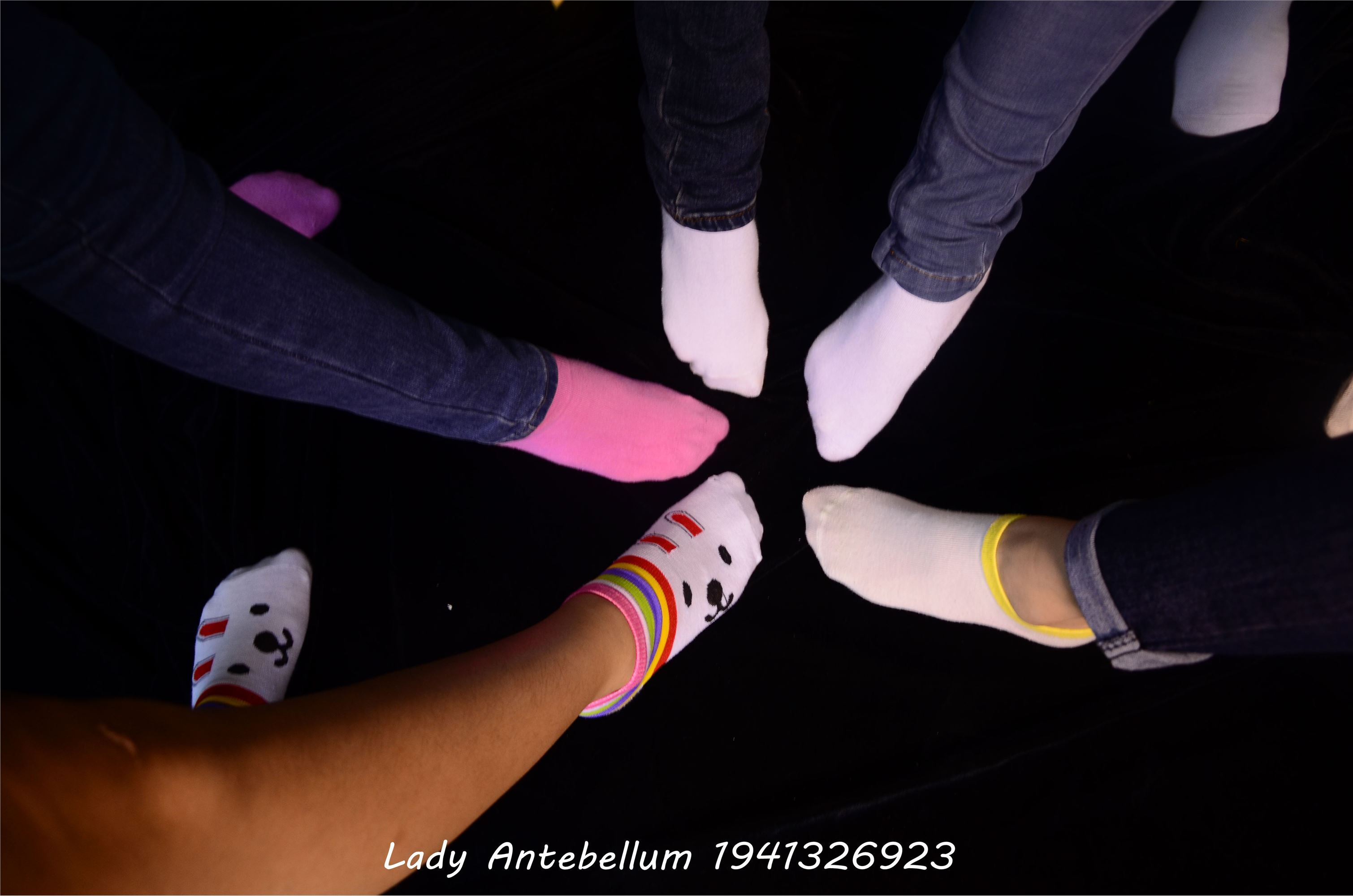 [战前女神] 恋足美腿棉袜女神级摄影套图 004