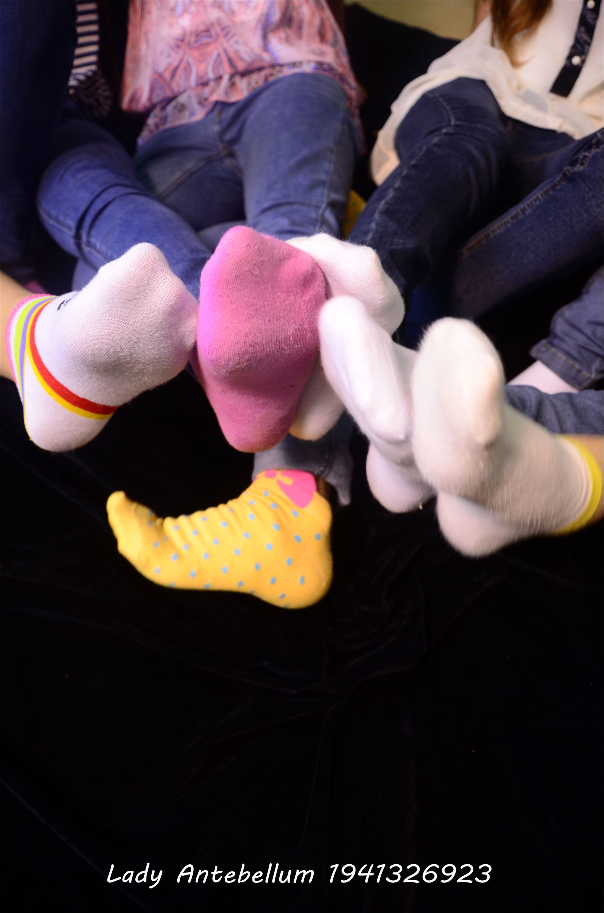 [战前女神] 恋足美腿棉袜女神级摄影套图 004