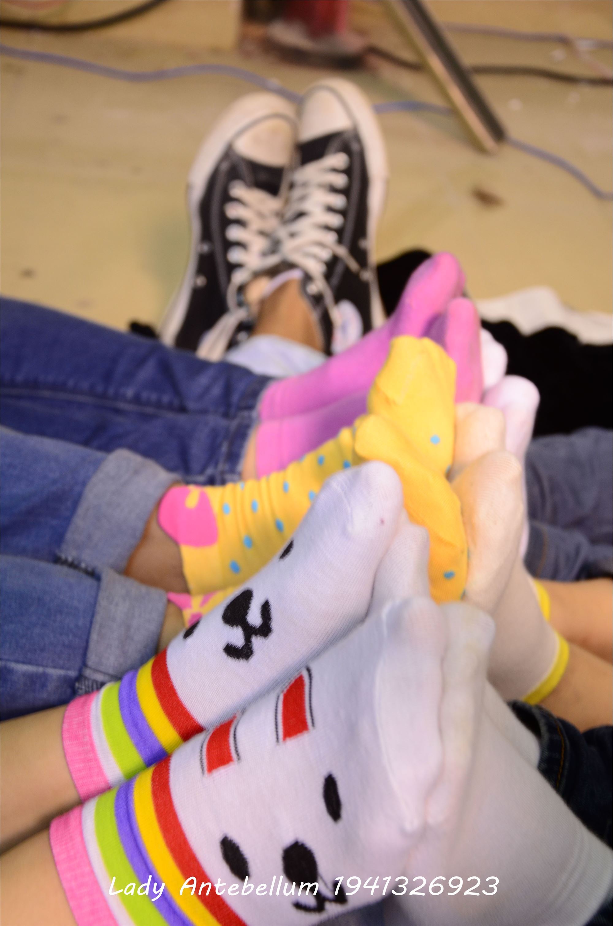 [战前女神] 恋足美腿棉袜女神级摄影套图 004