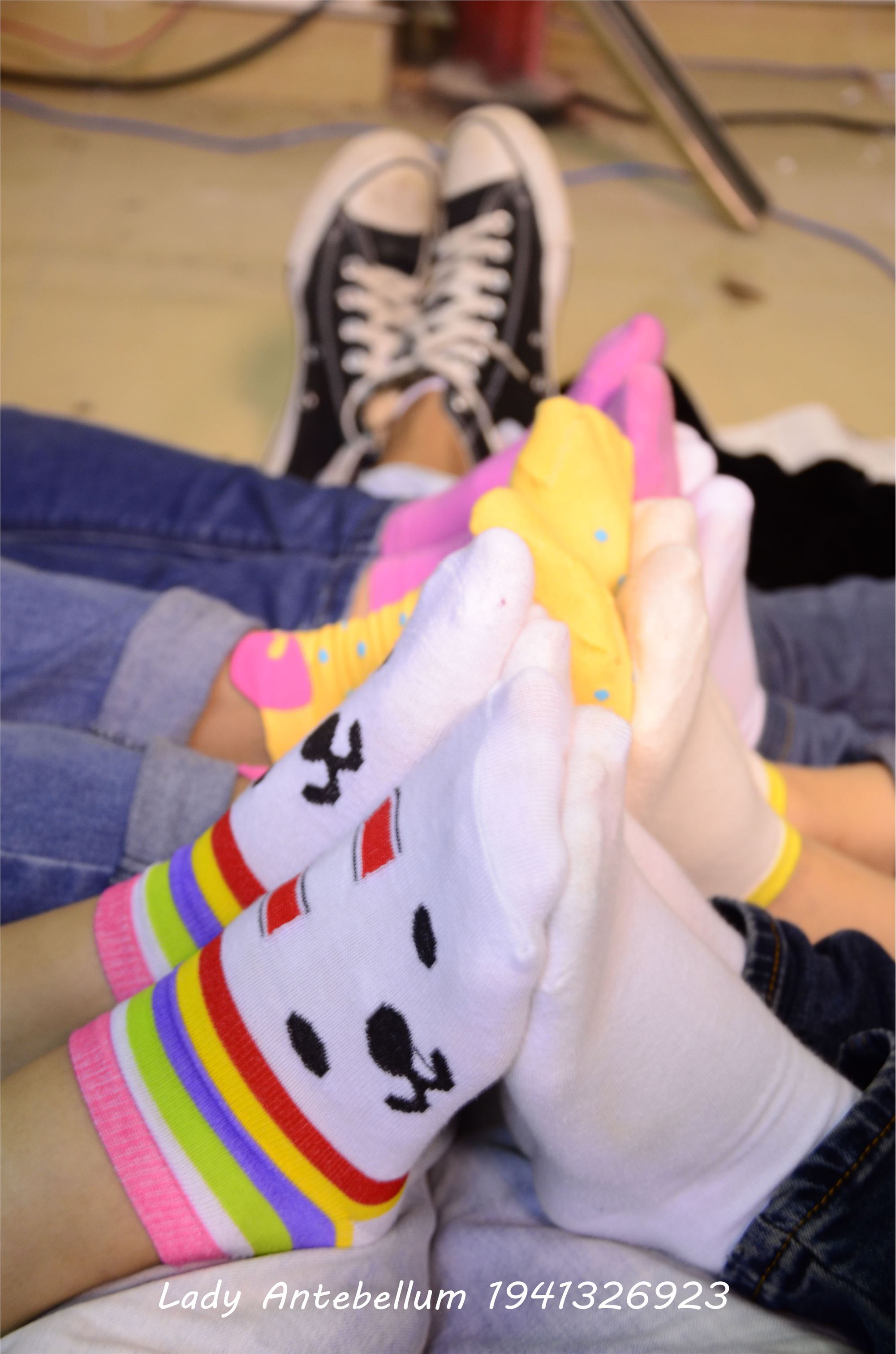 [战前女神] 恋足美腿棉袜女神级摄影套图 004