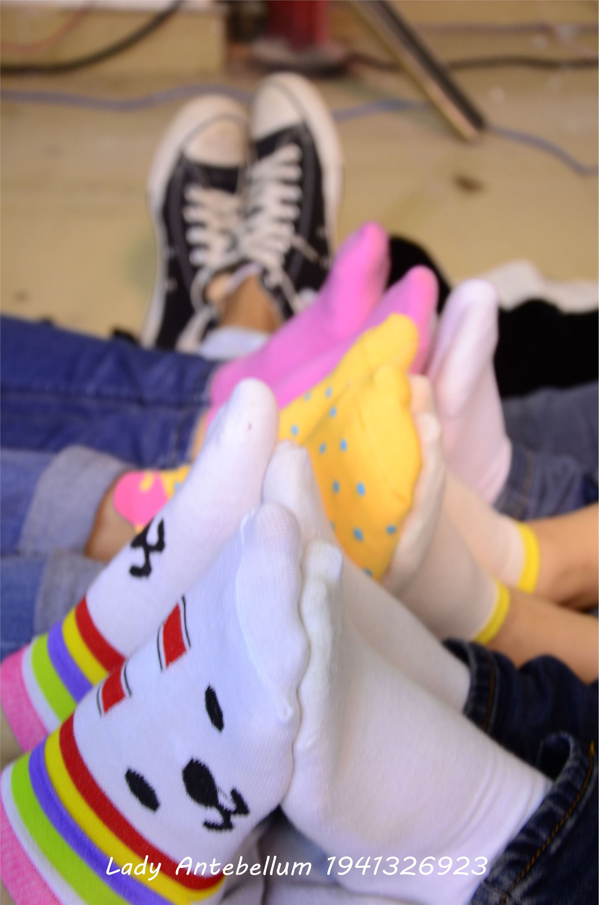 [战前女神] 恋足美腿棉袜女神级摄影套图 004