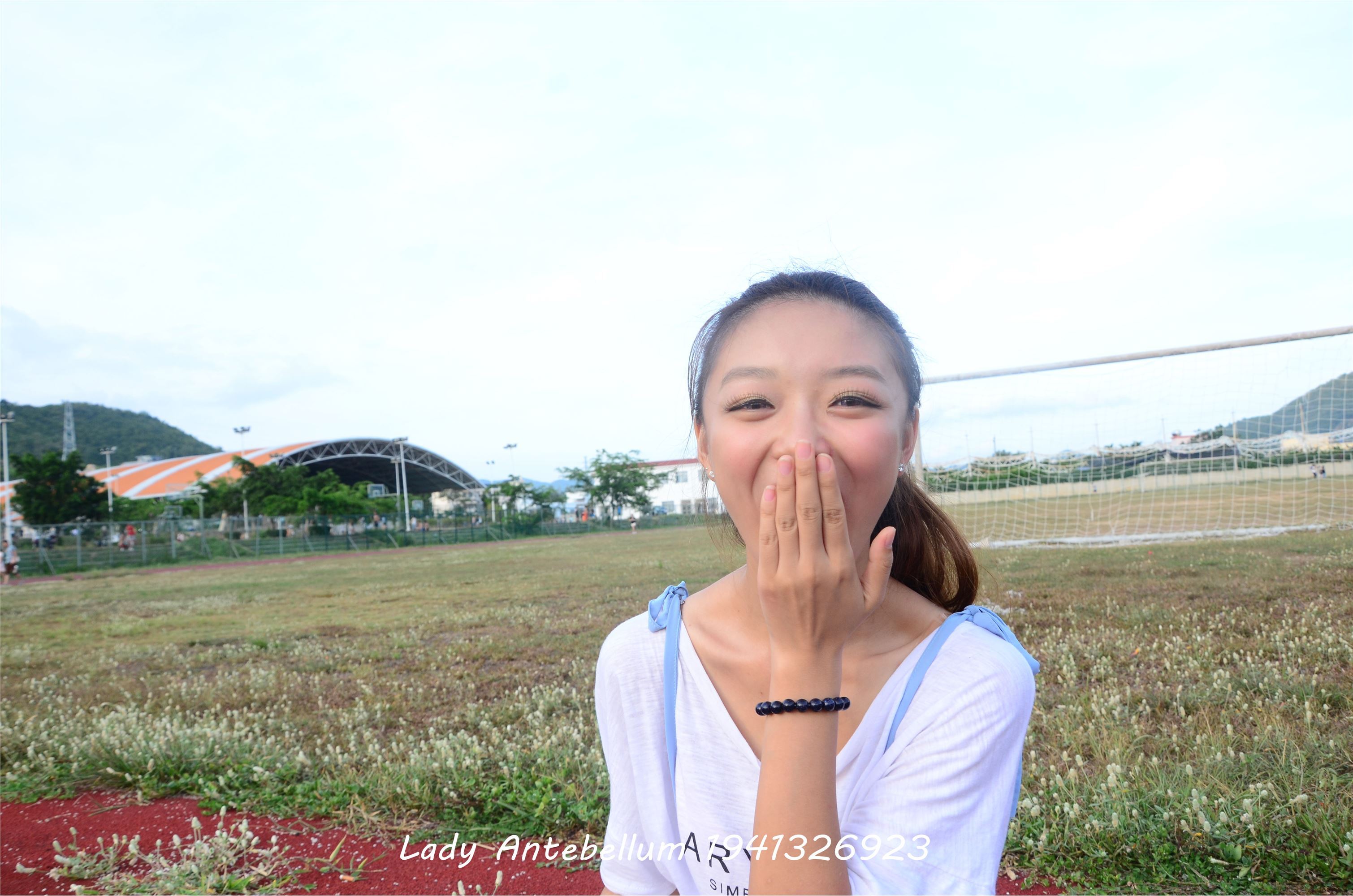 [战前女神] 恋足美腿棉袜女神级摄影套图 005