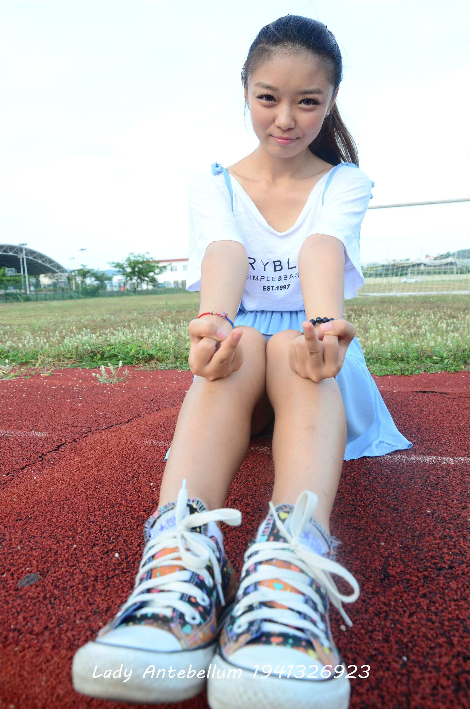 [战前女神] 恋足美腿棉袜女神级摄影套图 005