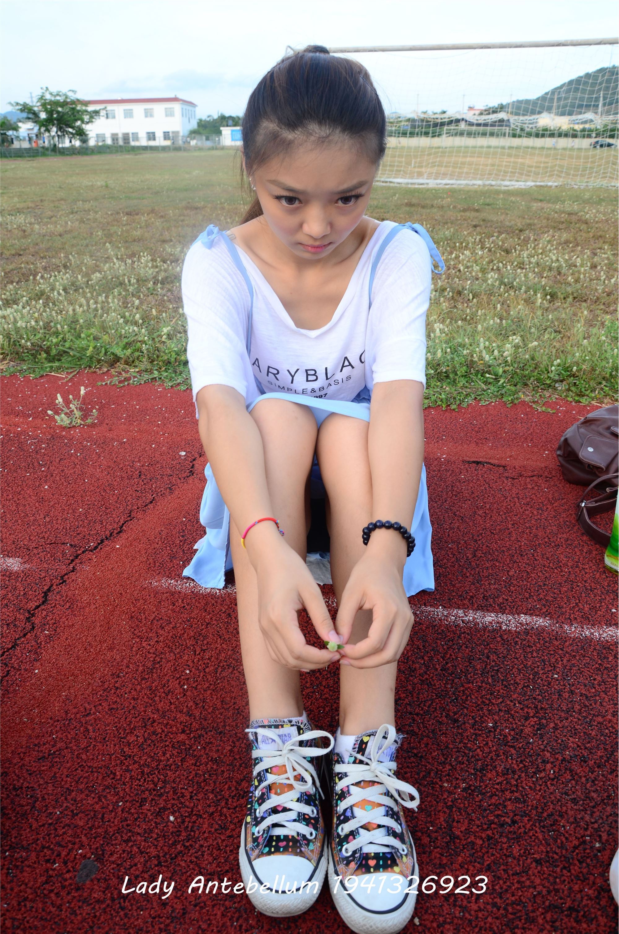 [战前女神] 恋足美腿棉袜女神级摄影套图 005