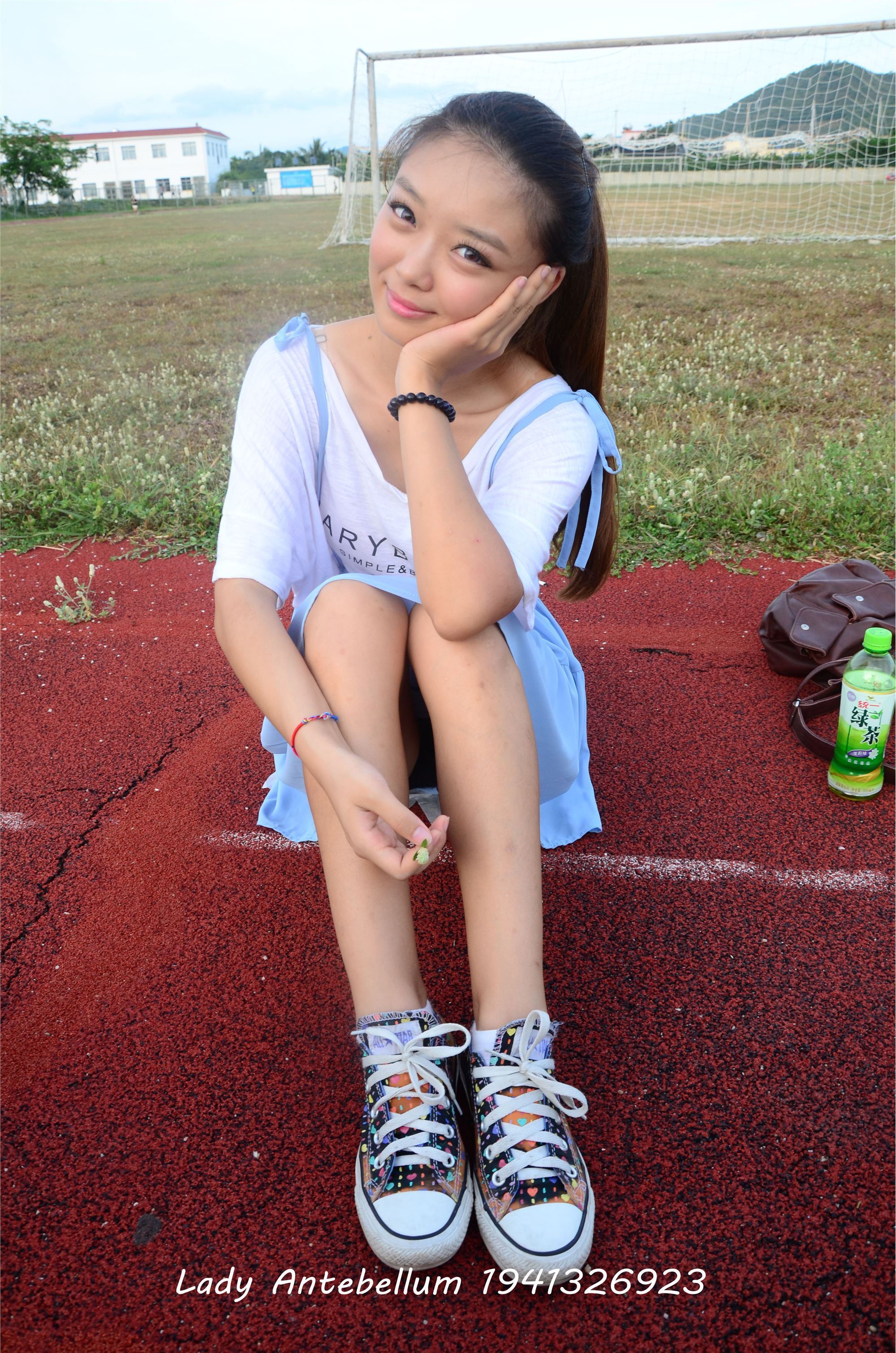 [战前女神] 恋足美腿棉袜女神级摄影套图 005