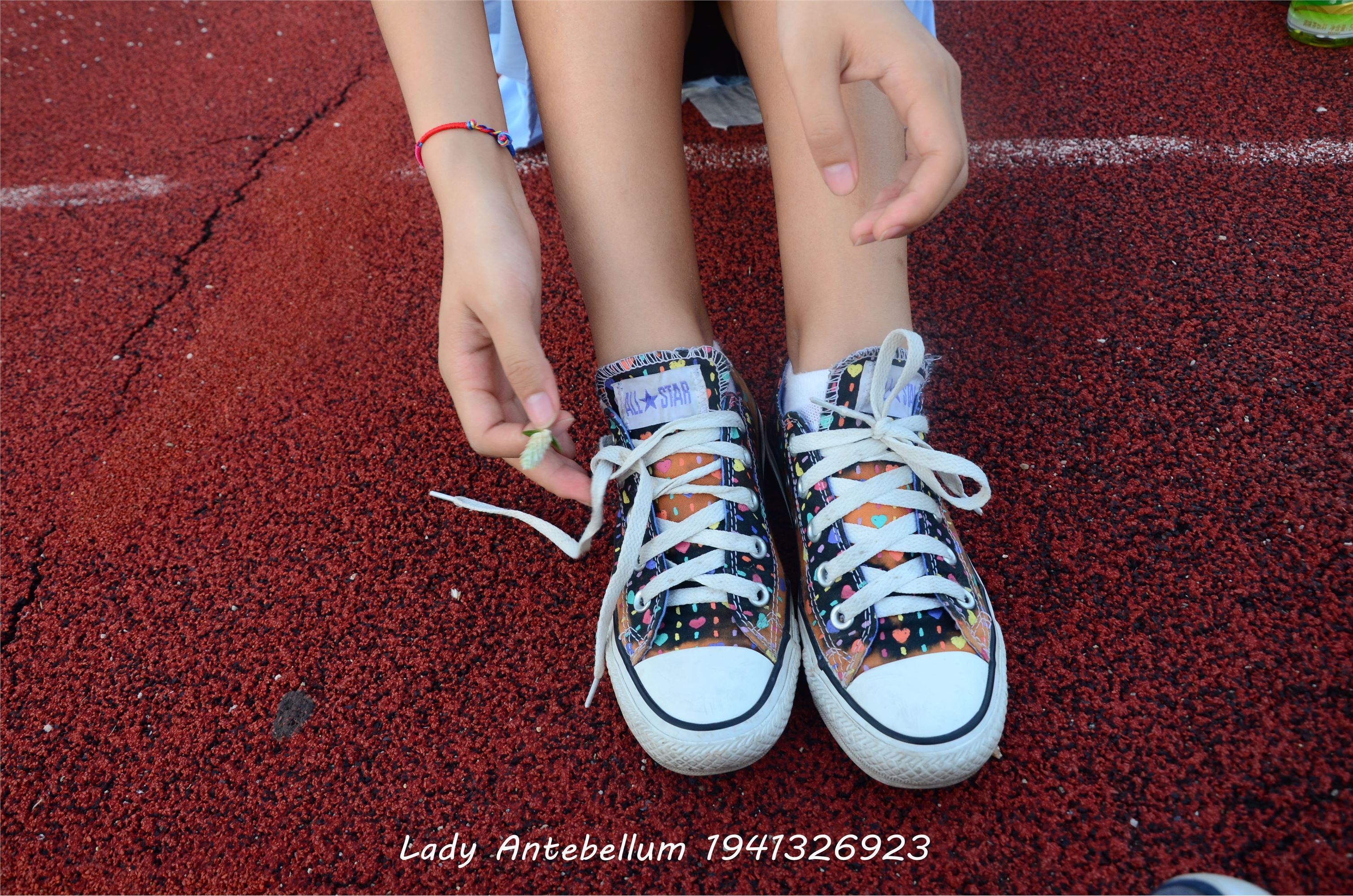 [战前女神] 恋足美腿棉袜女神级摄影套图 005