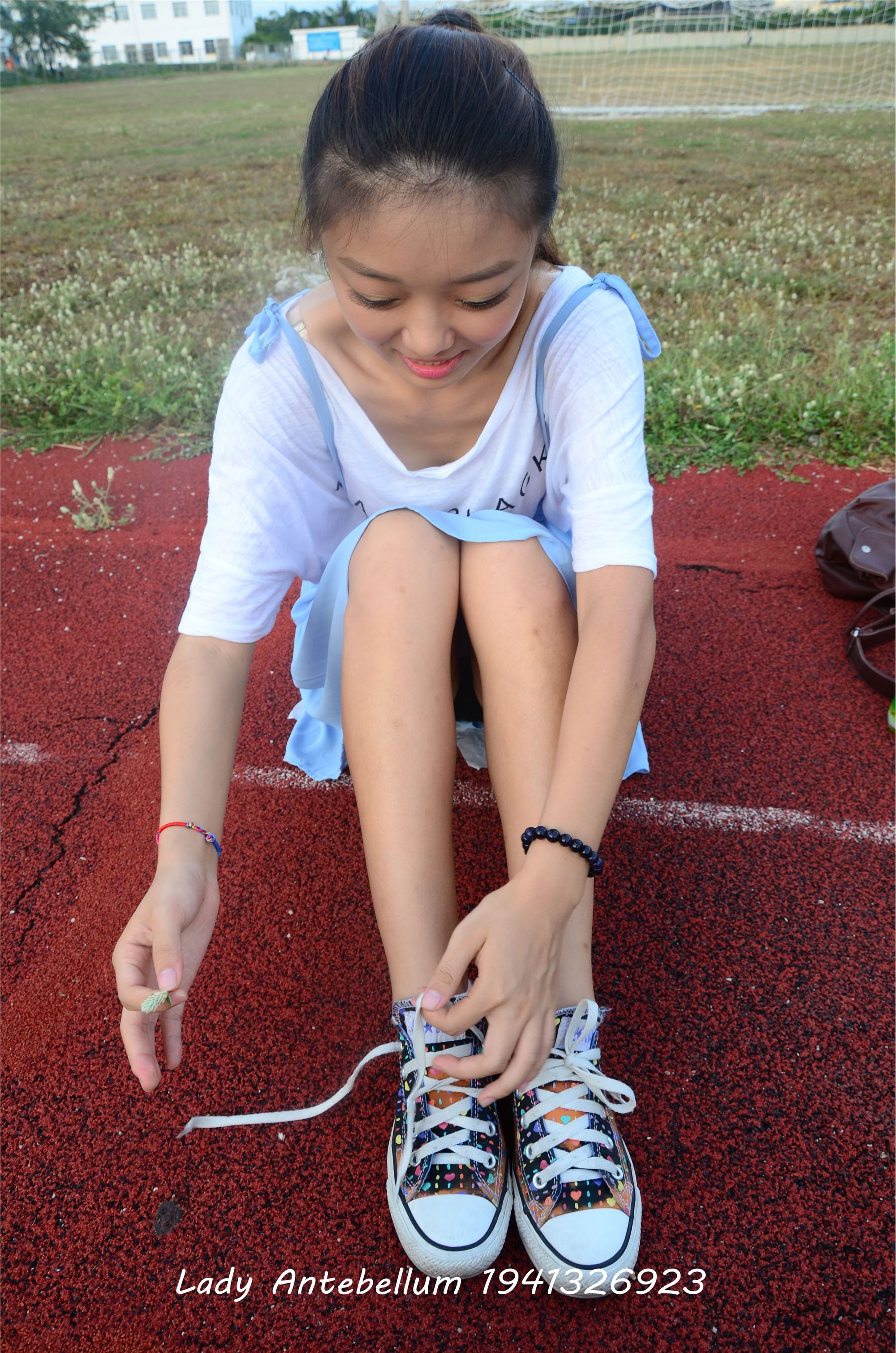 [战前女神] 恋足美腿棉袜女神级摄影套图 005