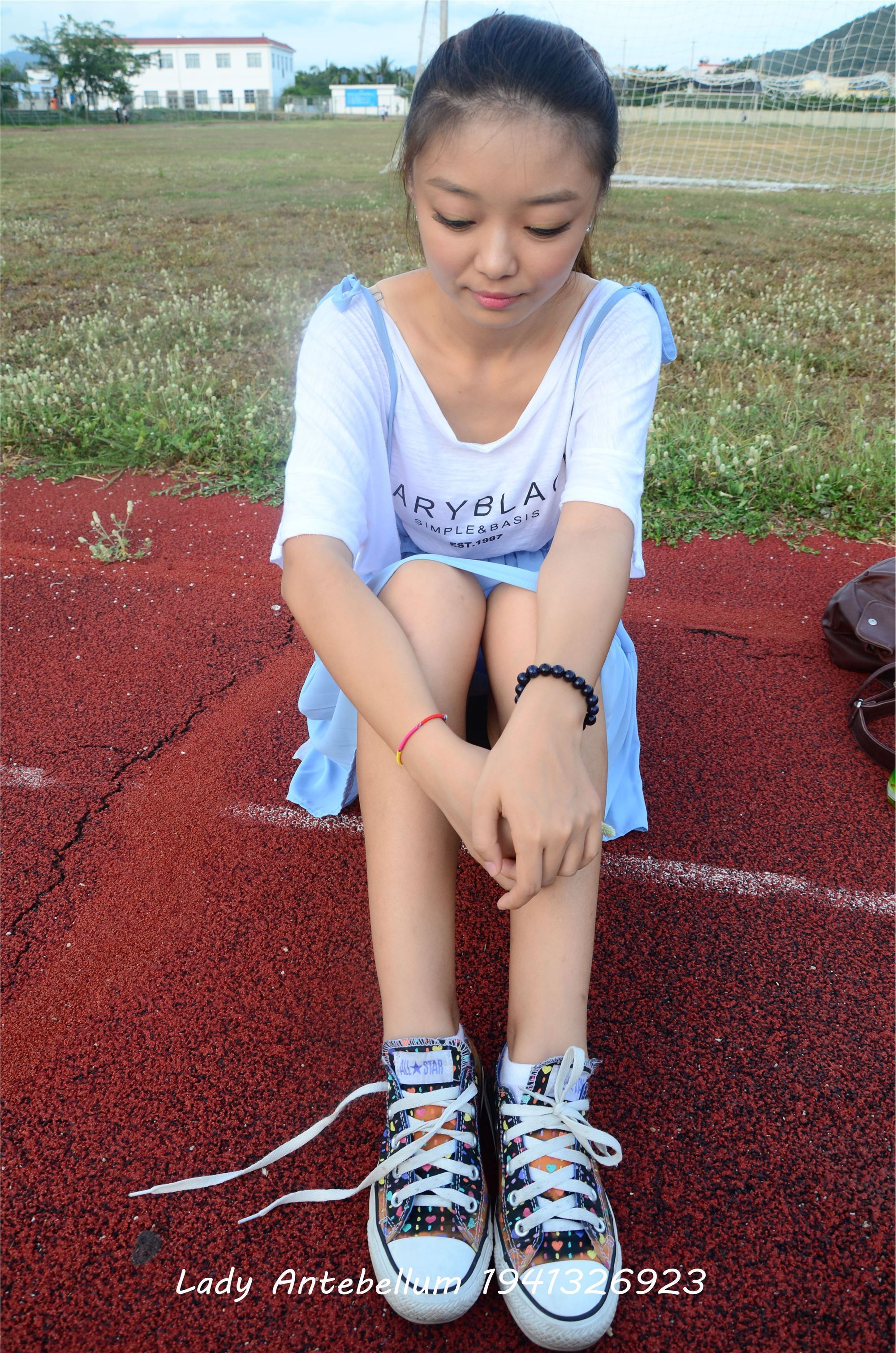 [战前女神] 恋足美腿棉袜女神级摄影套图 005