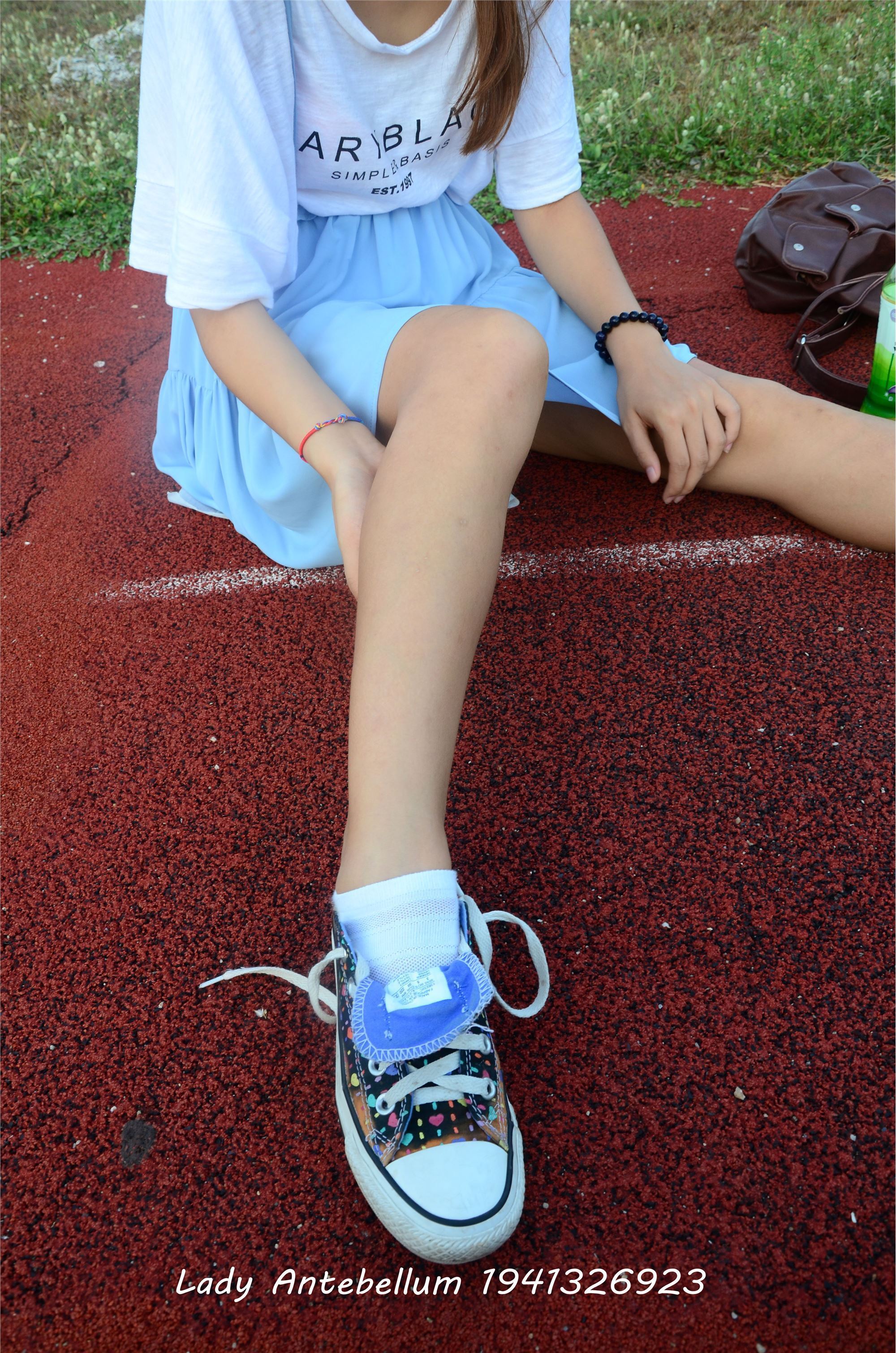 [战前女神] 恋足美腿棉袜女神级摄影套图 005