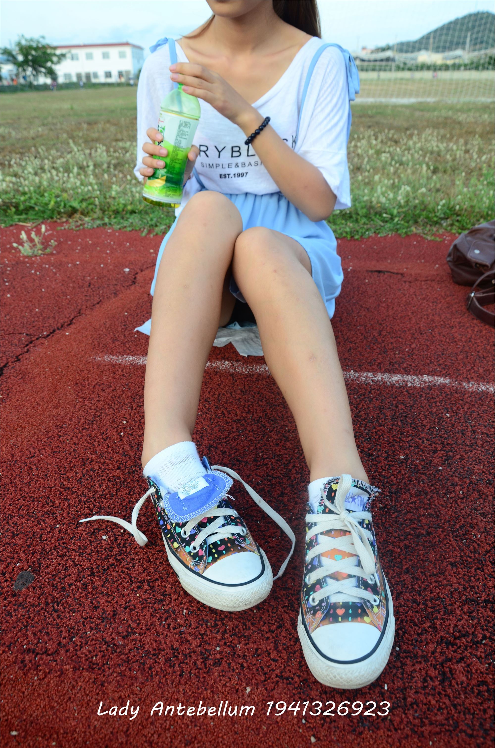 [战前女神] 恋足美腿棉袜女神级摄影套图 005