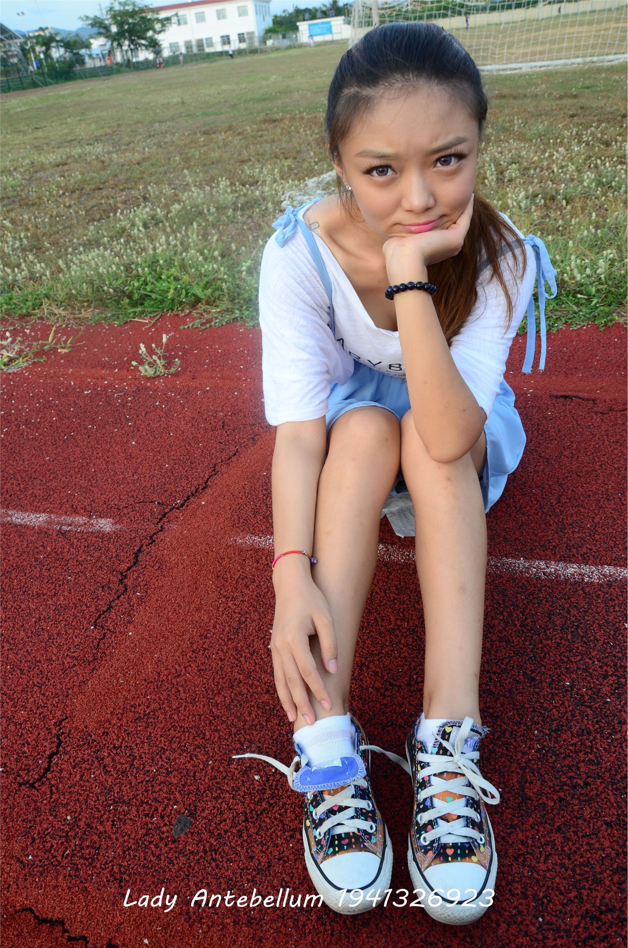 [战前女神] 恋足美腿棉袜女神级摄影套图 005