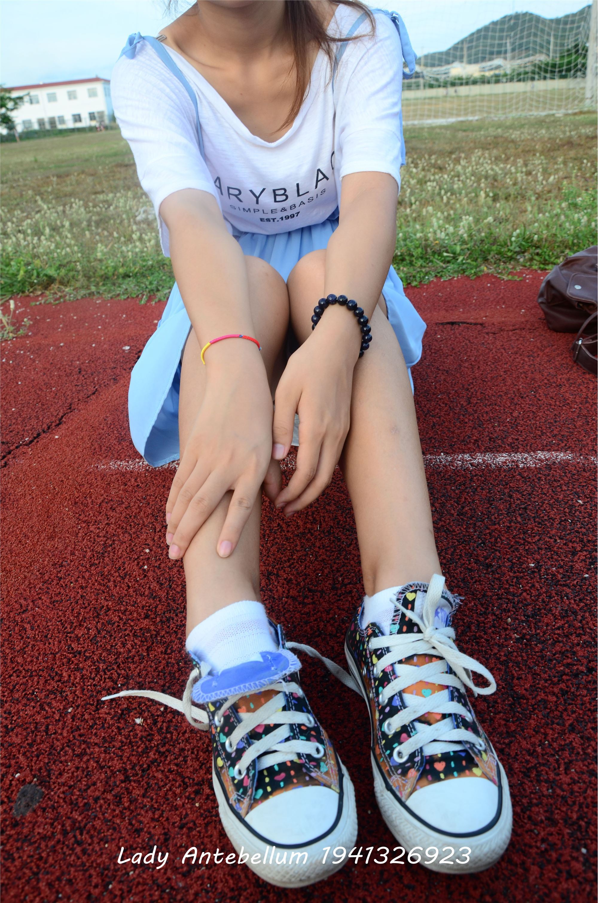 [战前女神] 恋足美腿棉袜女神级摄影套图 005