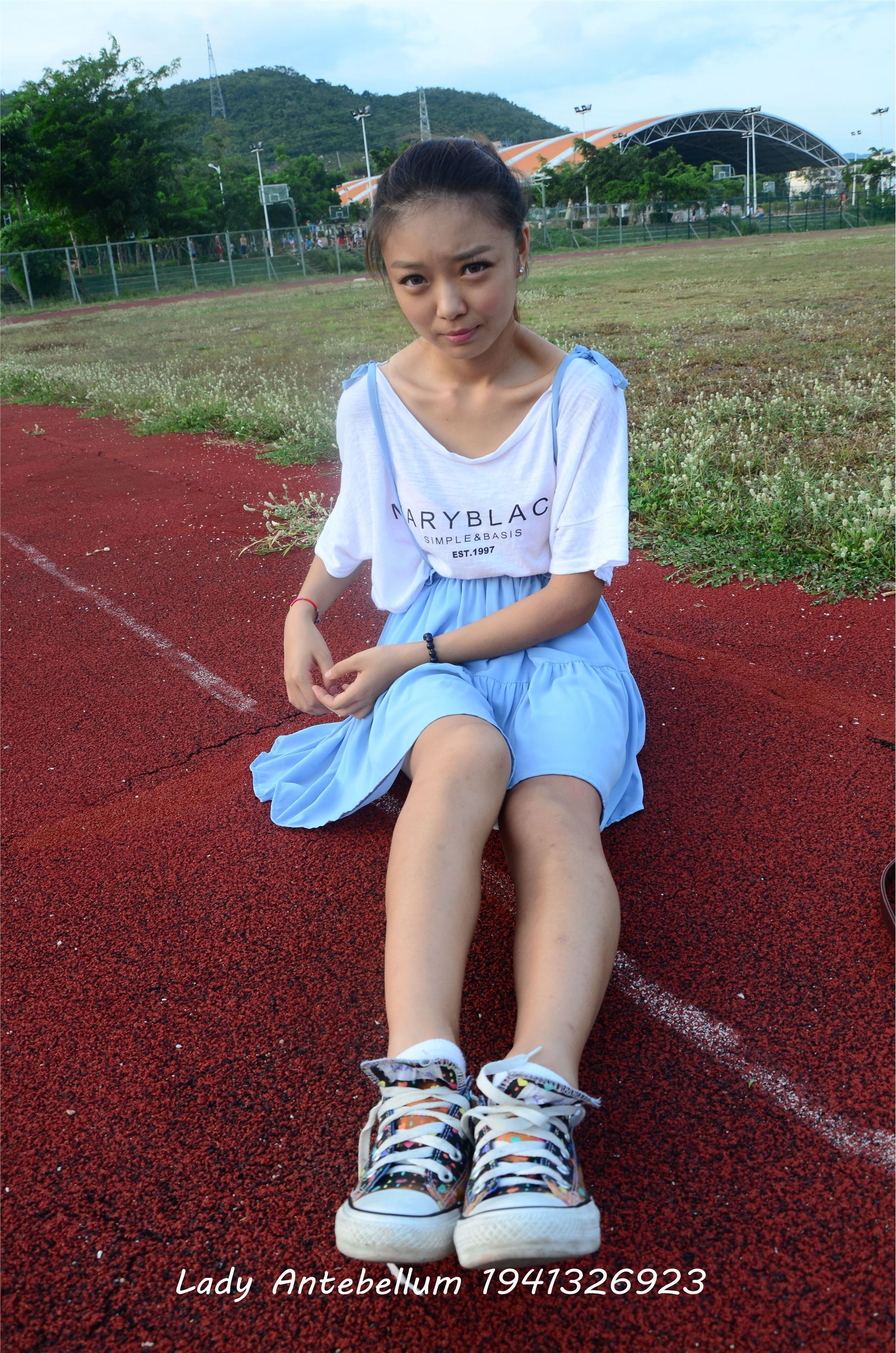 [战前女神] 恋足美腿棉袜女神级摄影套图 005