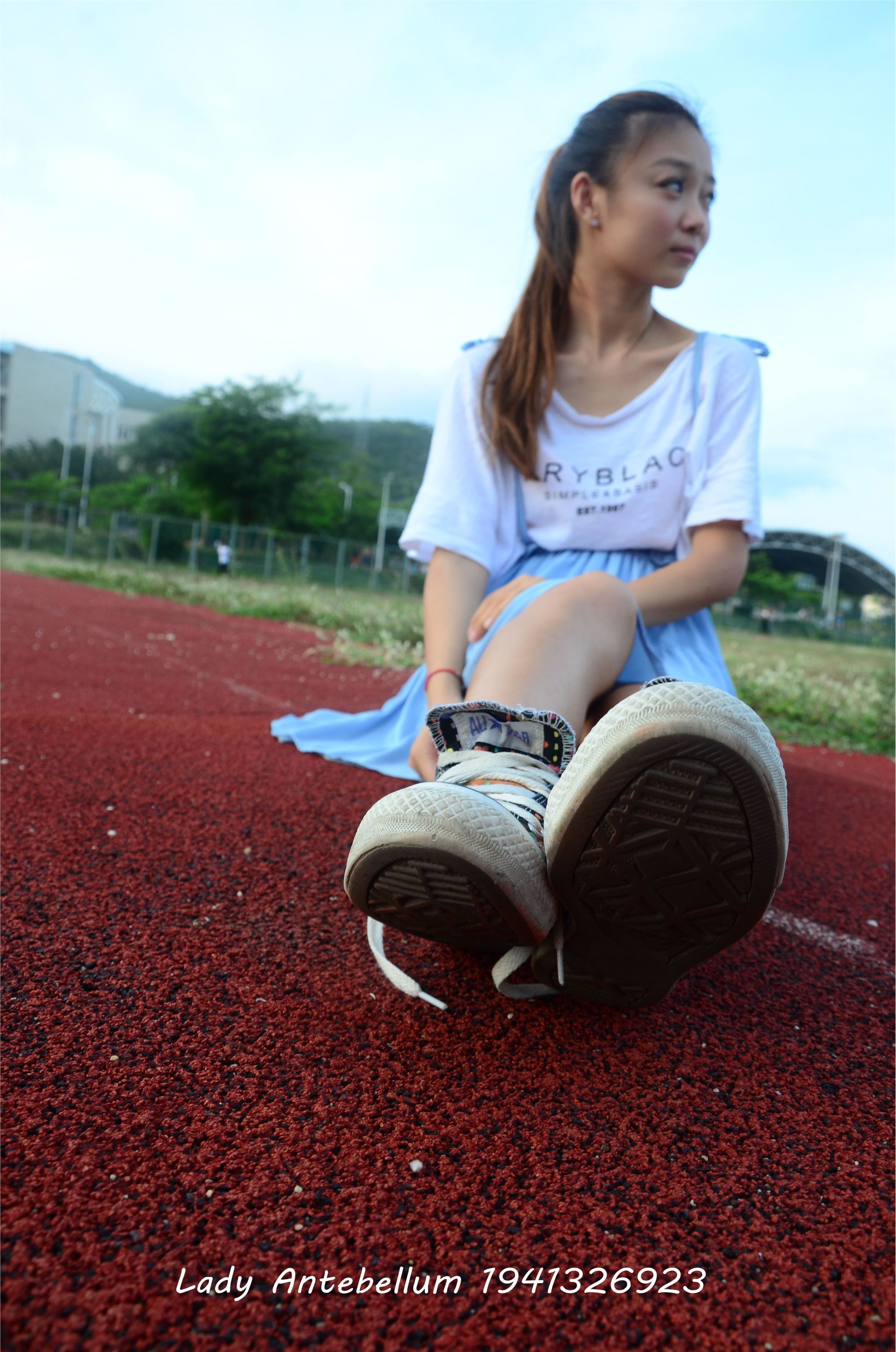 [战前女神] 恋足美腿棉袜女神级摄影套图 005