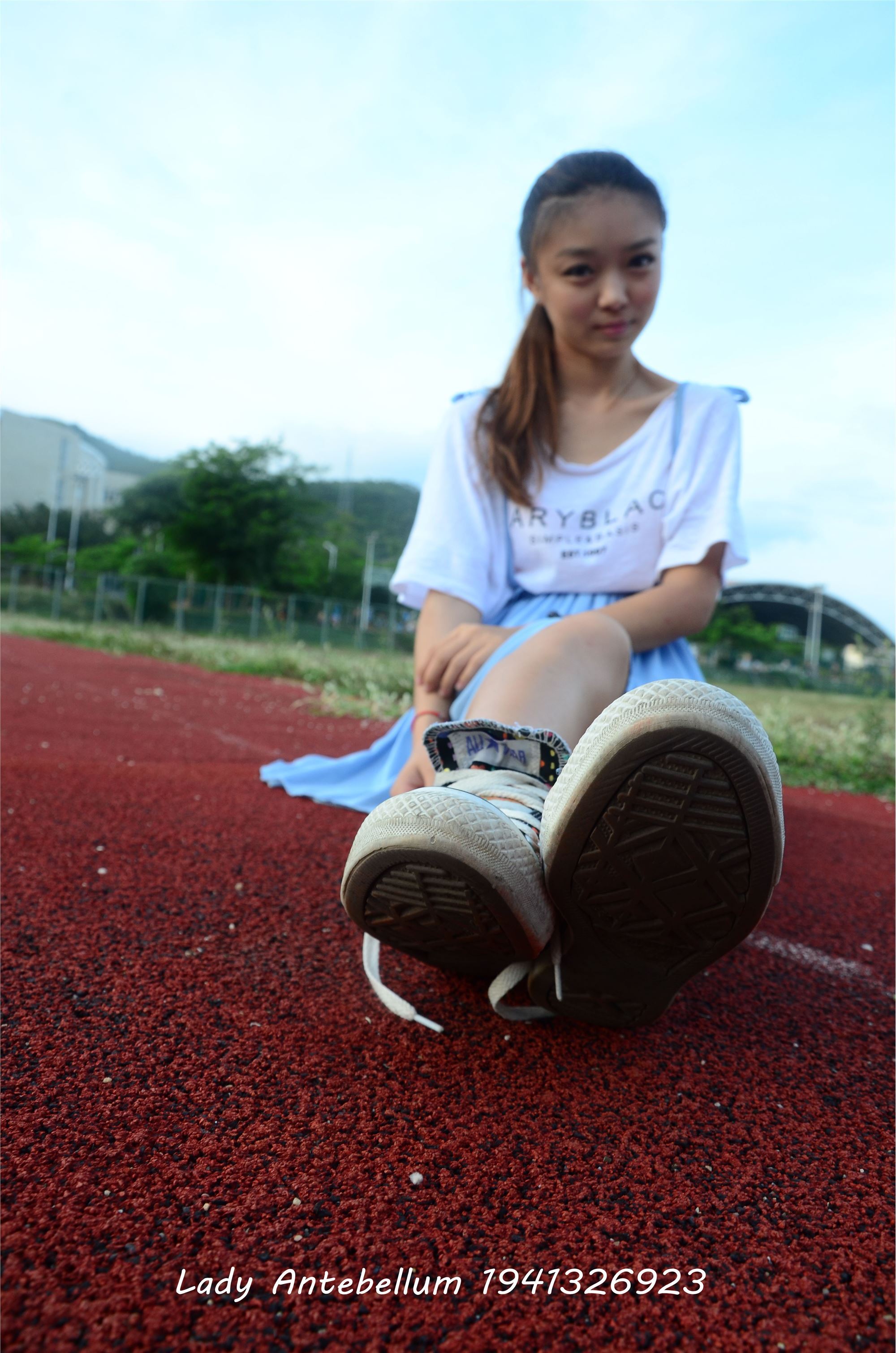 [战前女神] 恋足美腿棉袜女神级摄影套图 005