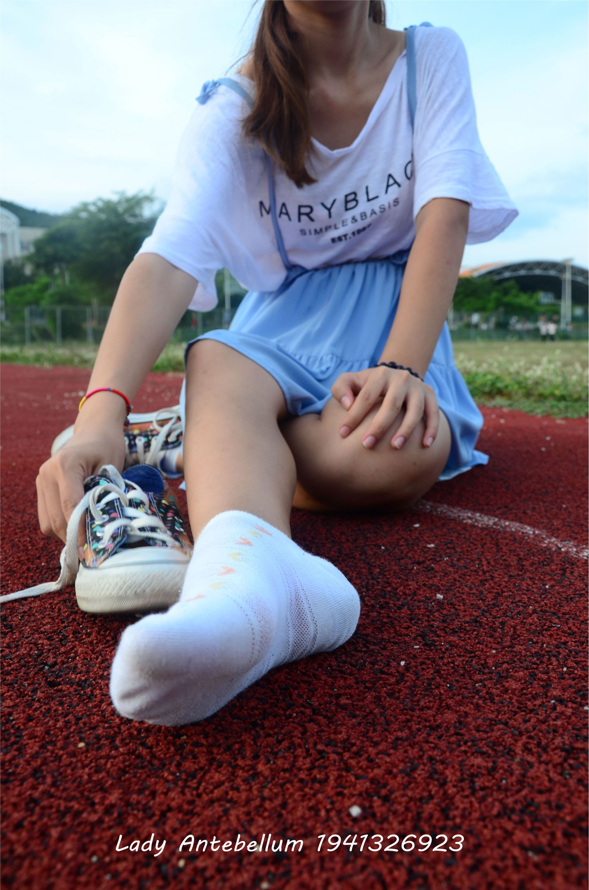 [战前女神] 恋足美腿棉袜女神级摄影套图 005