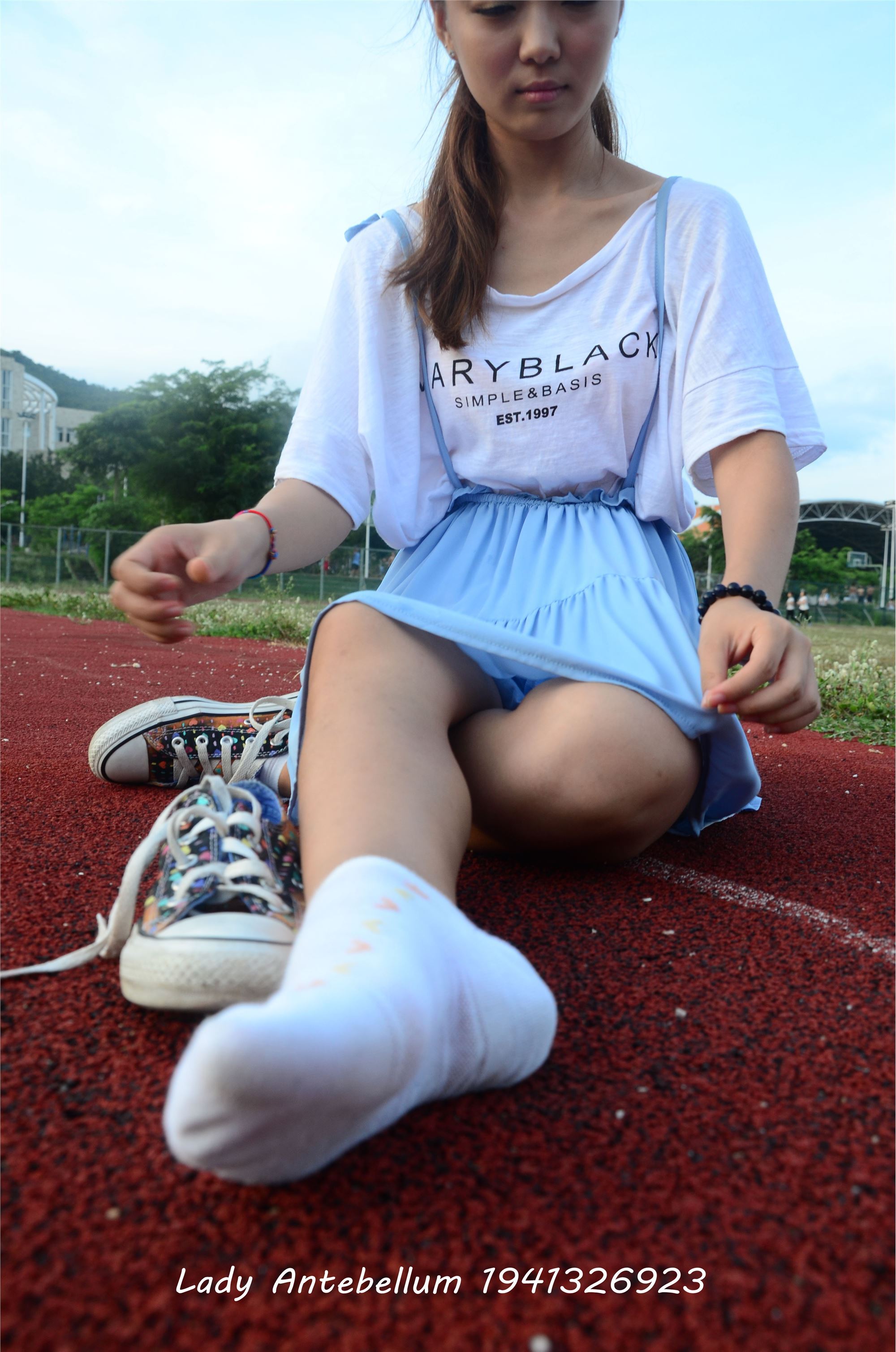 [战前女神] 恋足美腿棉袜女神级摄影套图 005