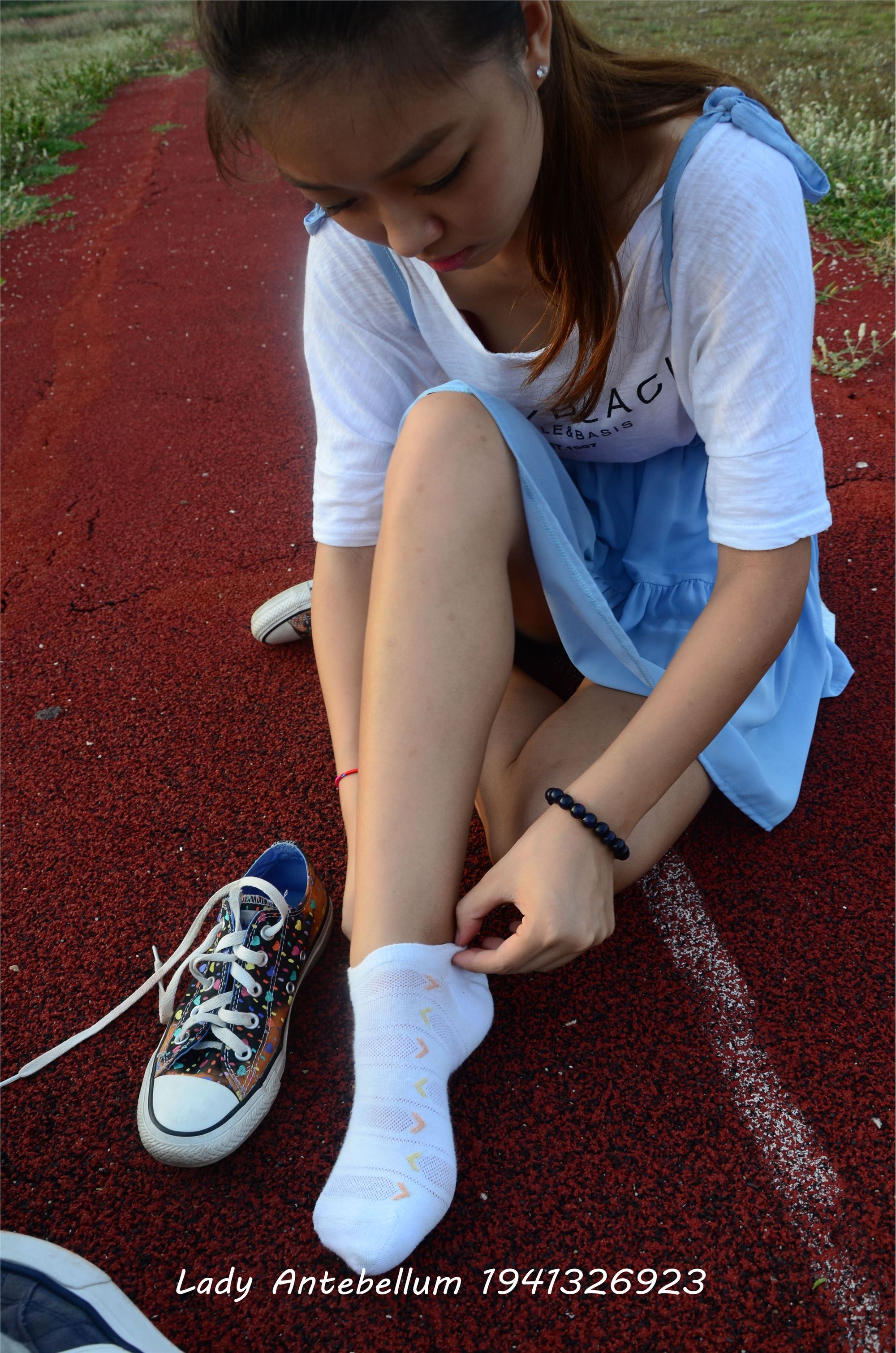 [战前女神] 恋足美腿棉袜女神级摄影套图 005