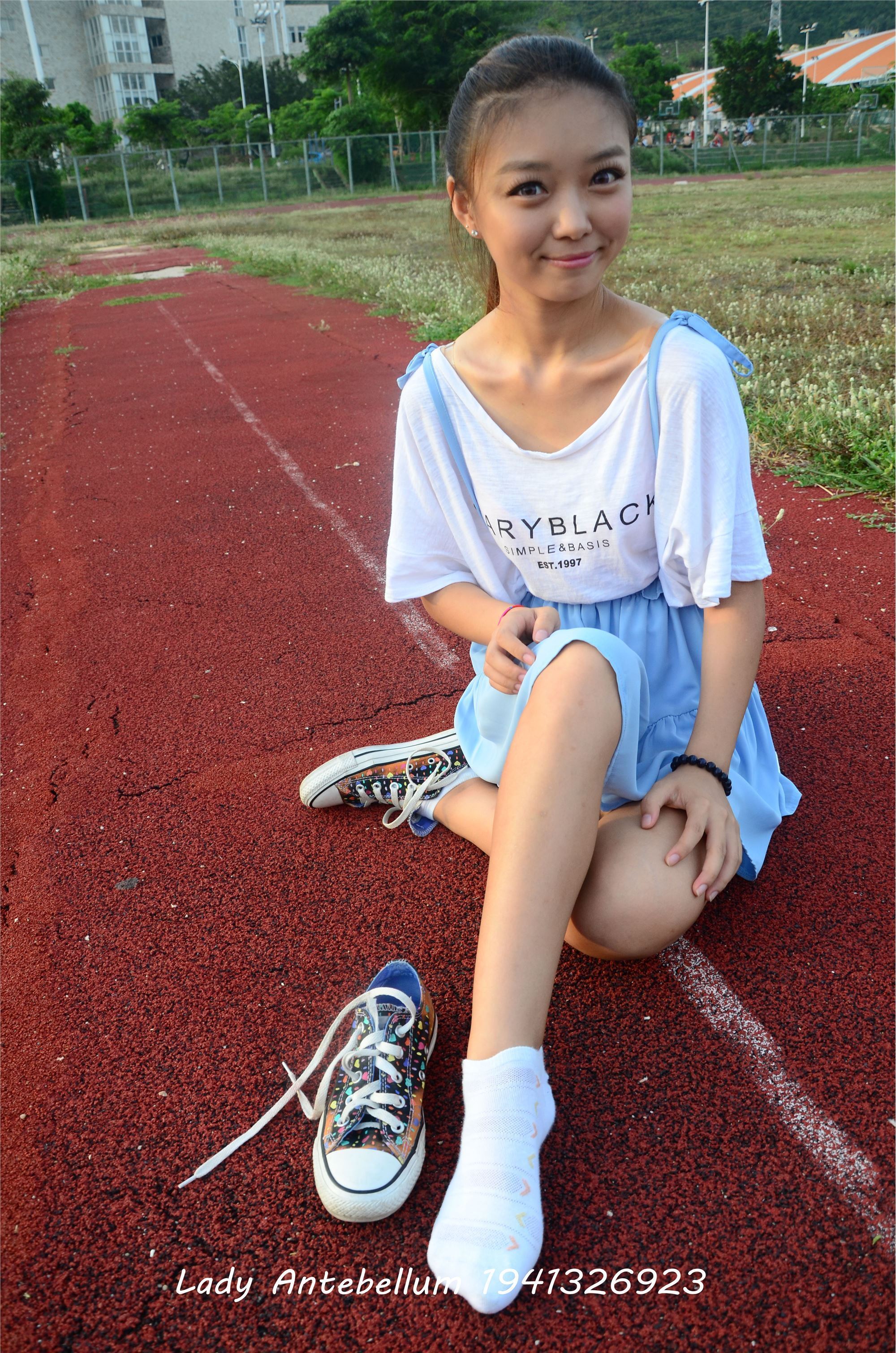 [战前女神] 恋足美腿棉袜女神级摄影套图 005