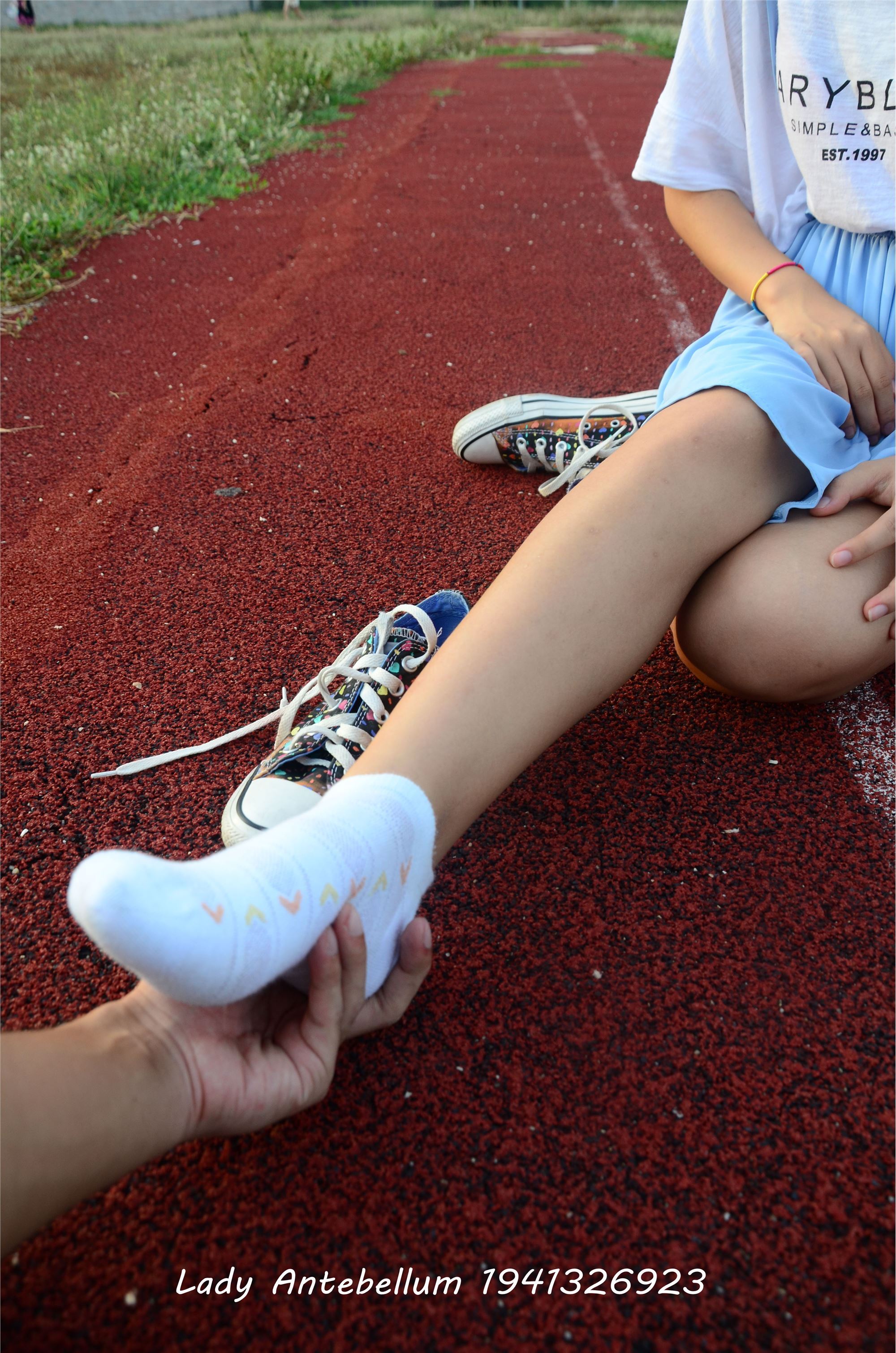 [战前女神] 恋足美腿棉袜女神级摄影套图 005