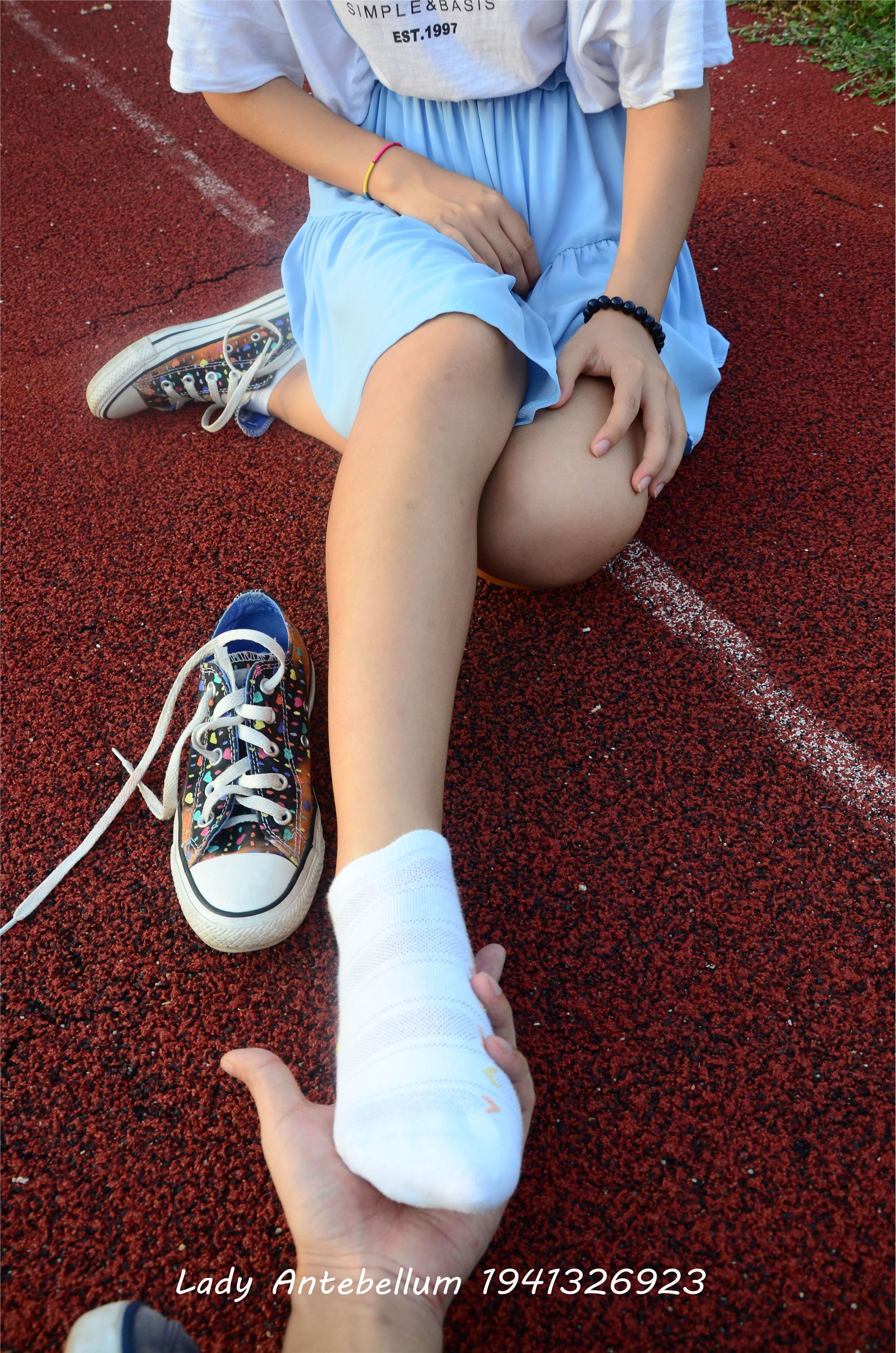 [战前女神] 恋足美腿棉袜女神级摄影套图 005