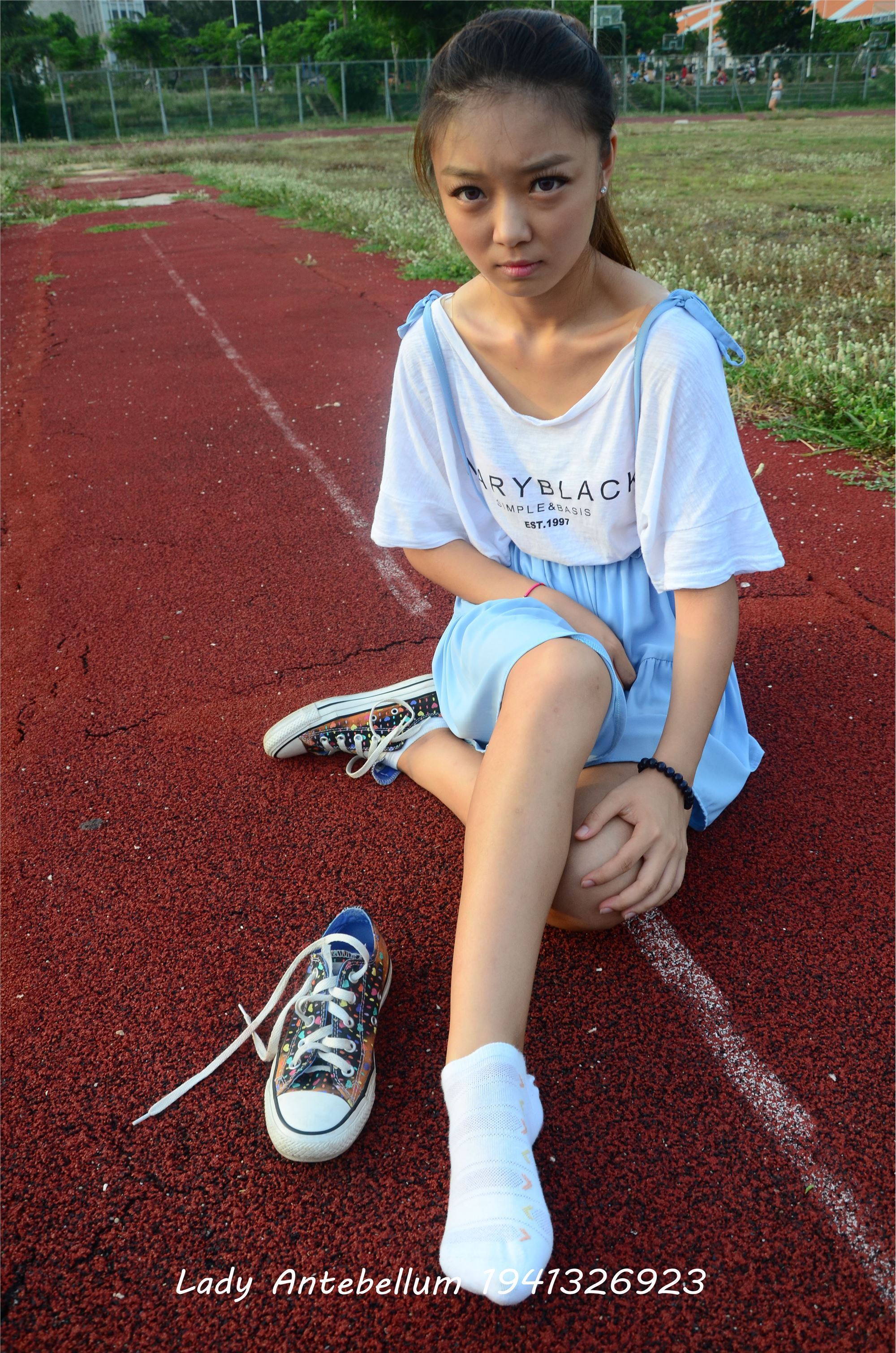 [战前女神] 恋足美腿棉袜女神级摄影套图 005