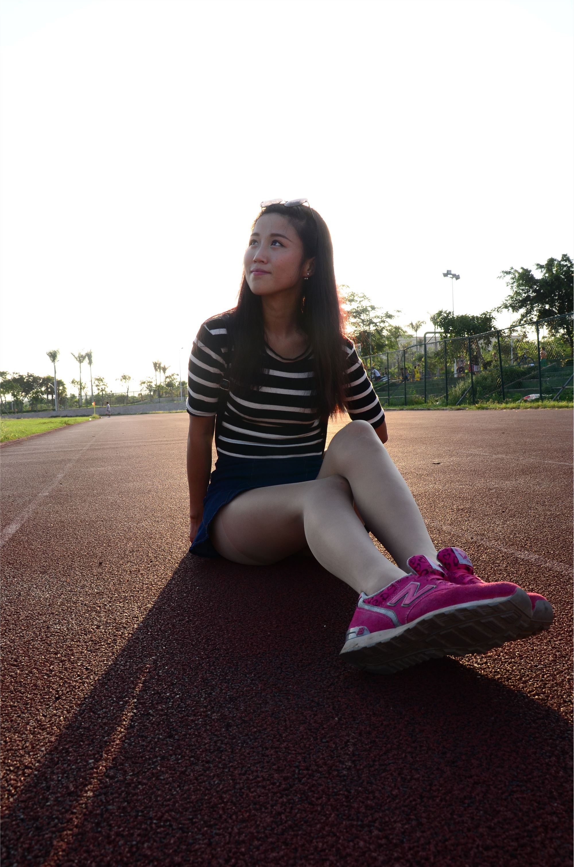 [战前女神] 恋足美腿棉袜女神级摄影套图 006