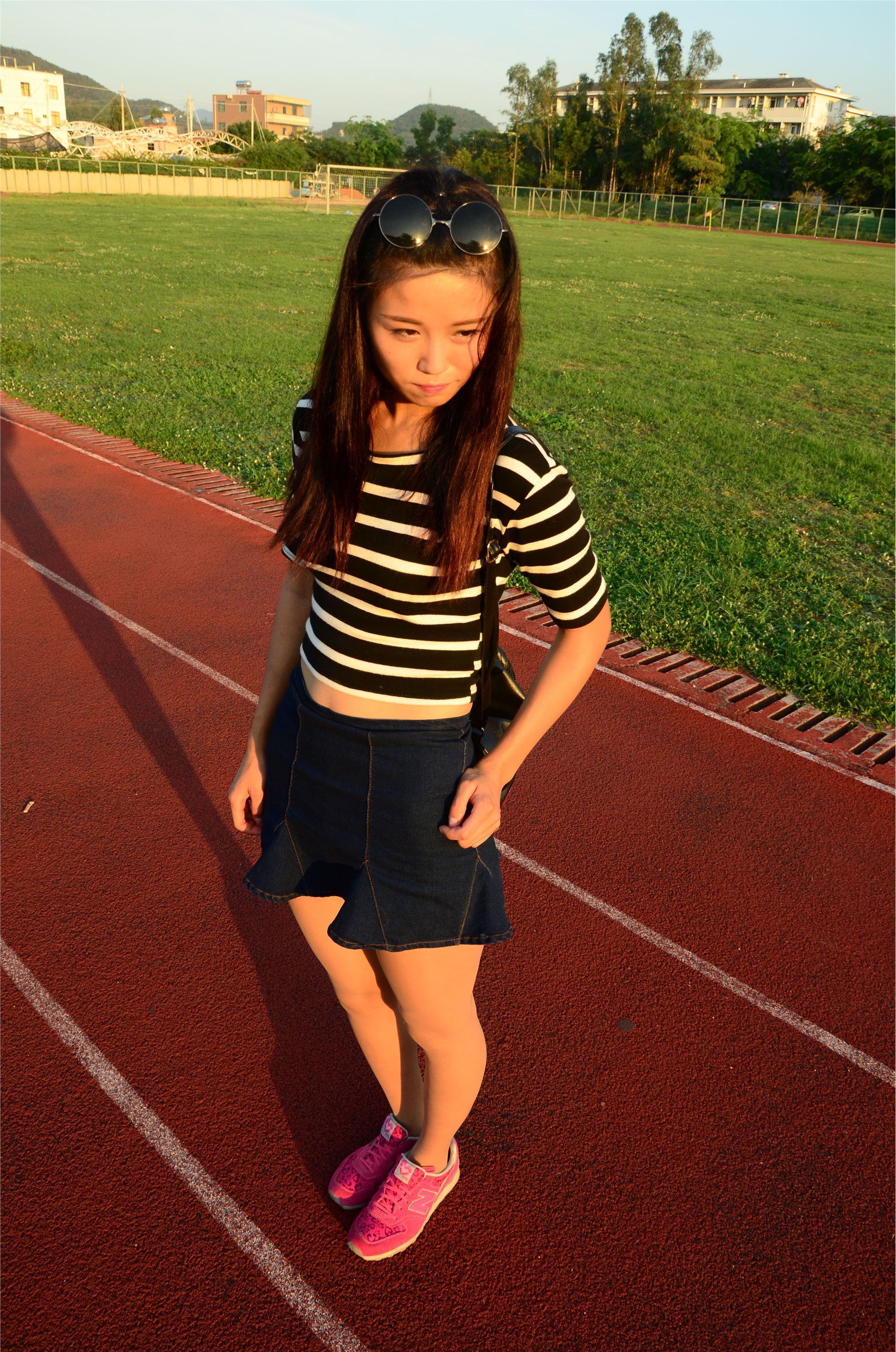 [战前女神] 恋足美腿棉袜女神级摄影套图 006