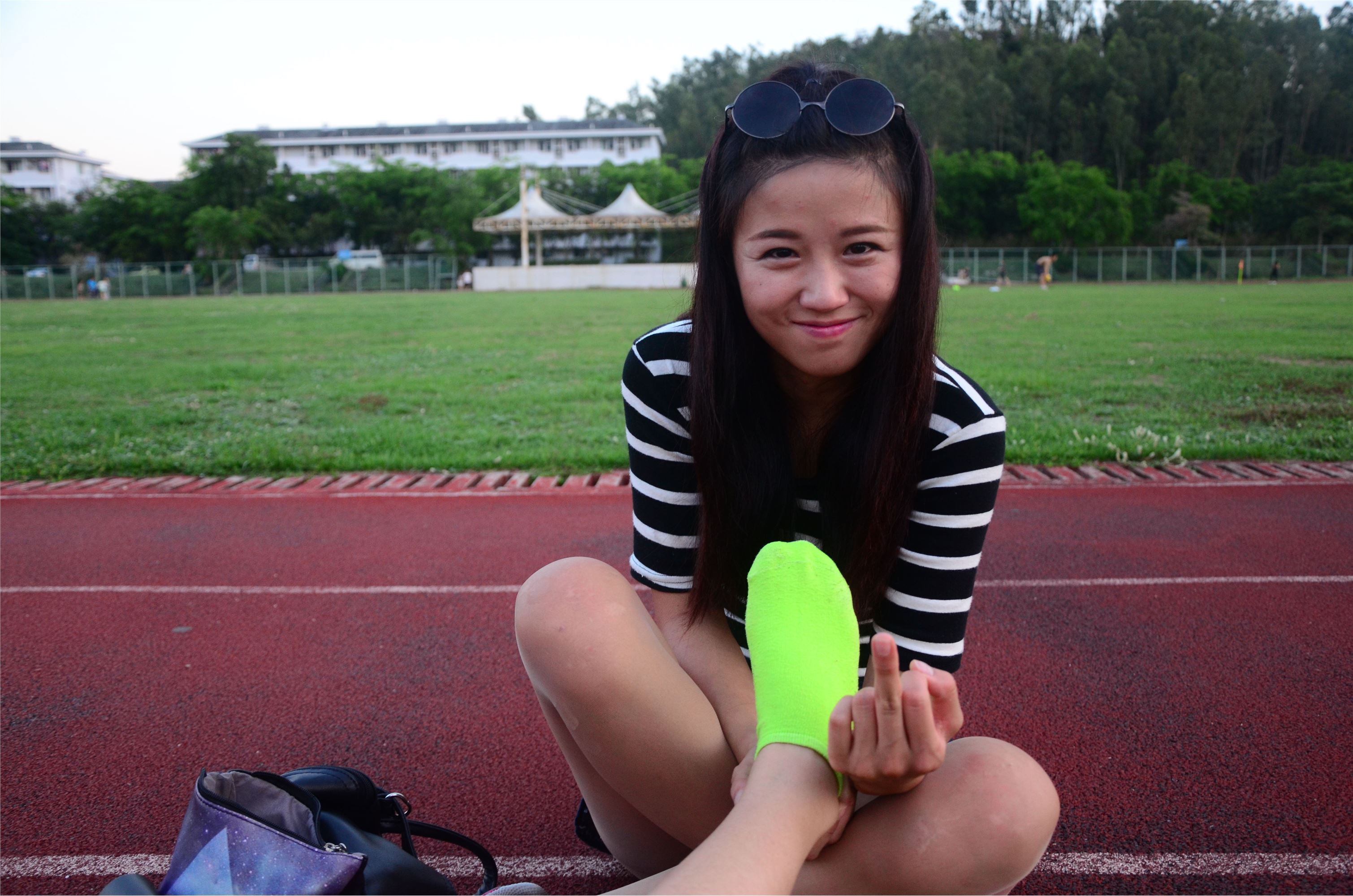 [战前女神] 恋足美腿棉袜女神级摄影套图 006