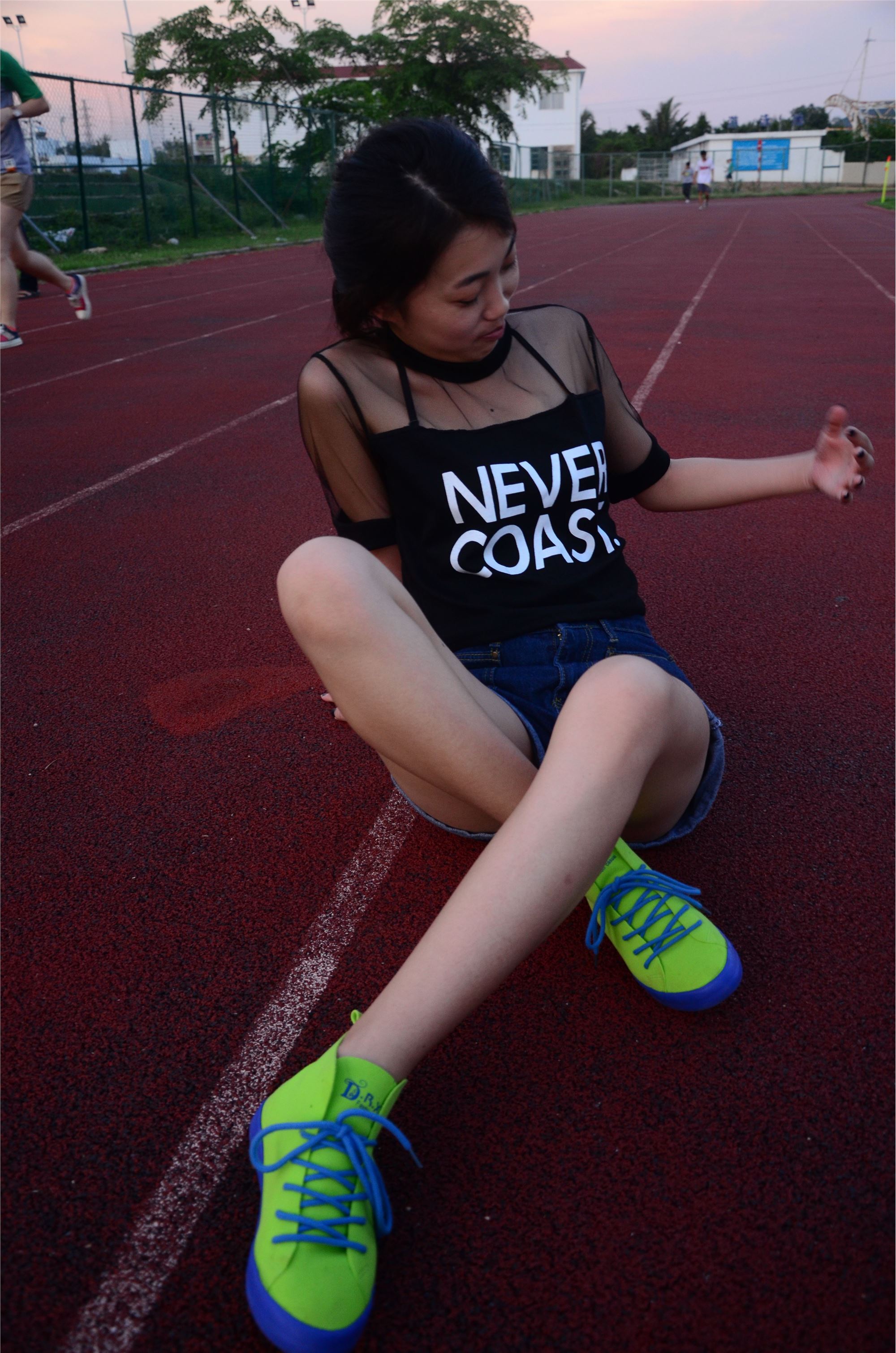 [战前女神] 恋足美腿棉袜女神级摄影套图 006