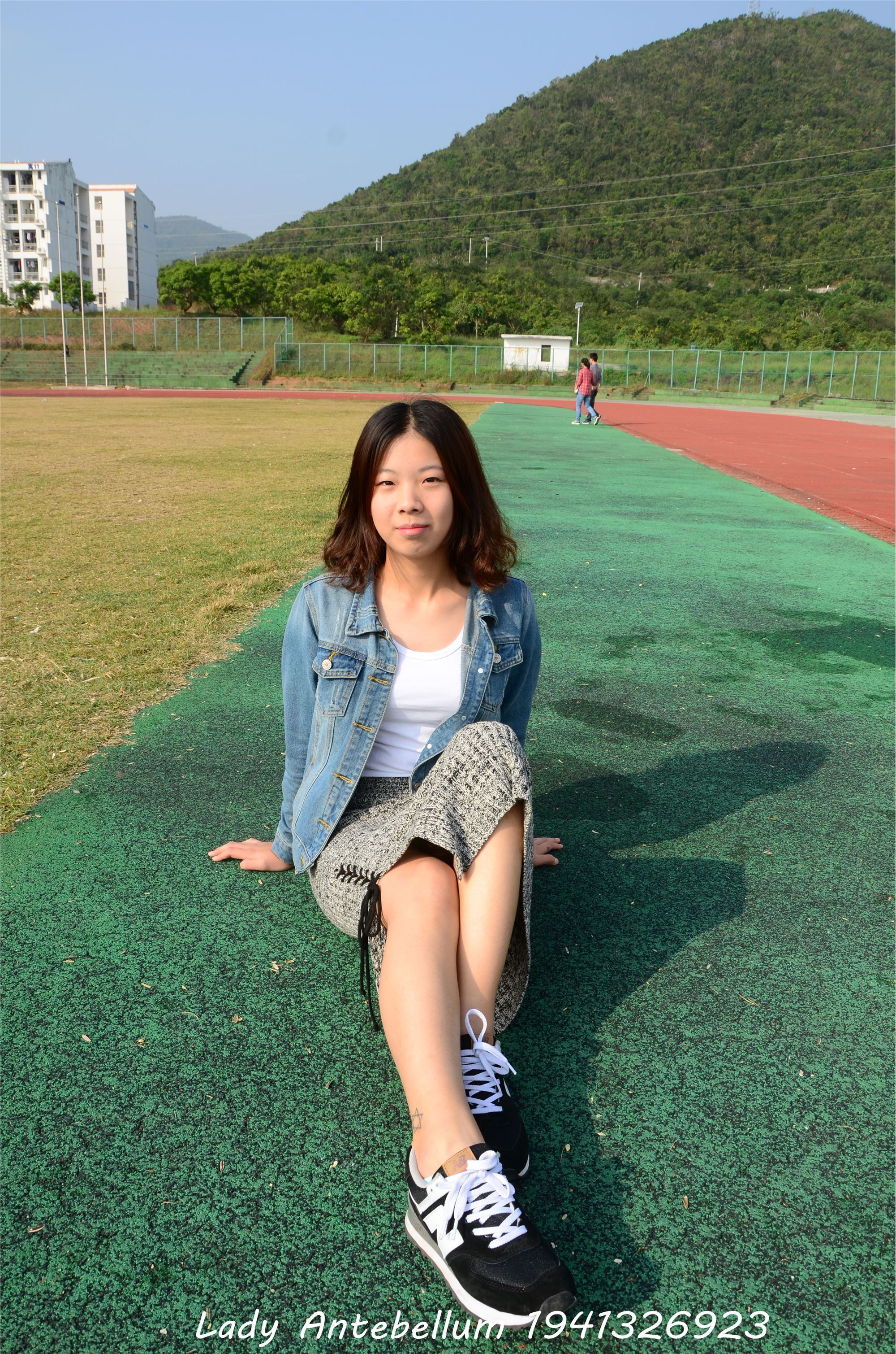 [战前女神] 恋足美腿棉袜女神级摄影套图 007