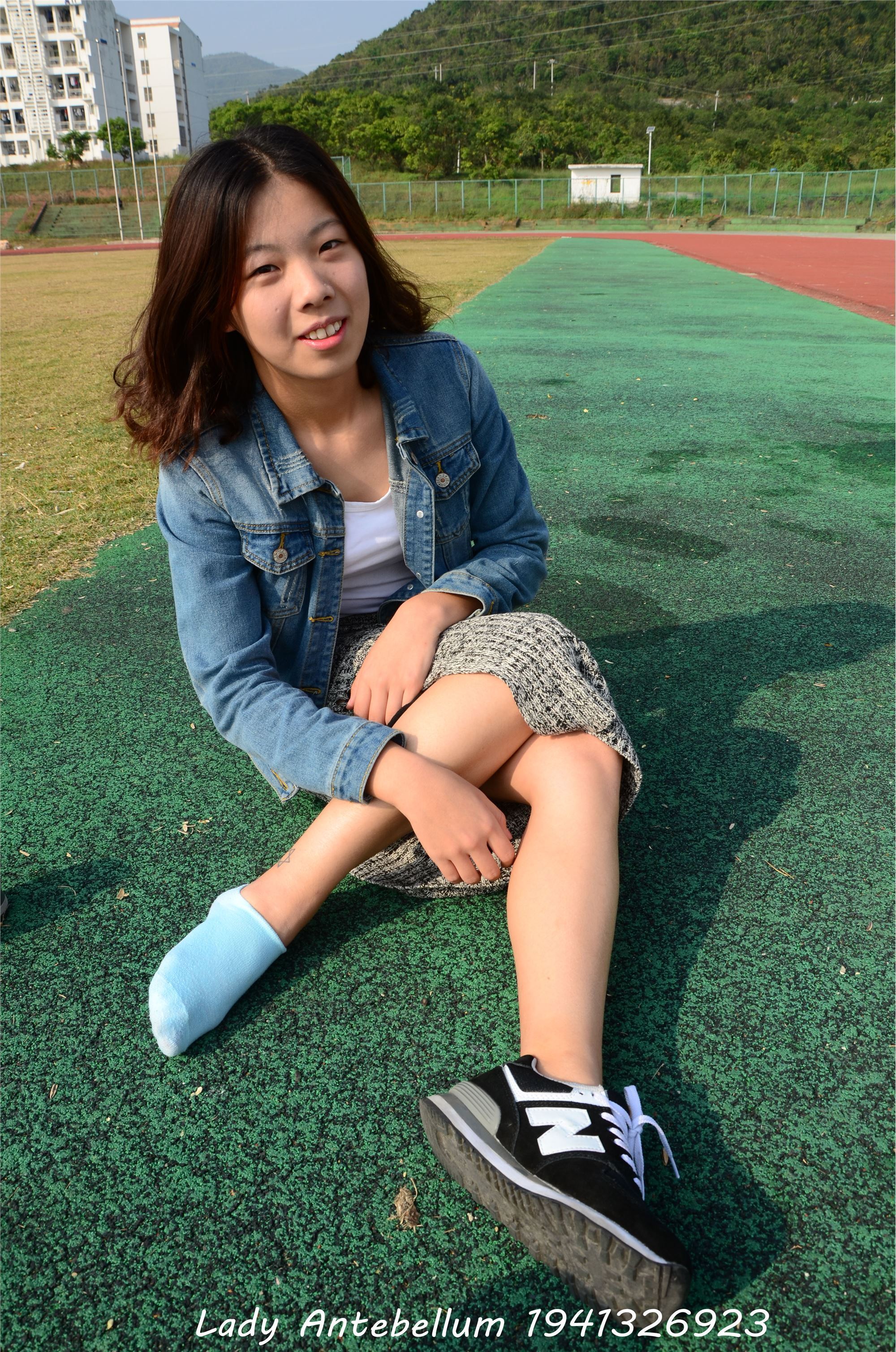 [战前女神] 恋足美腿棉袜女神级摄影套图 007