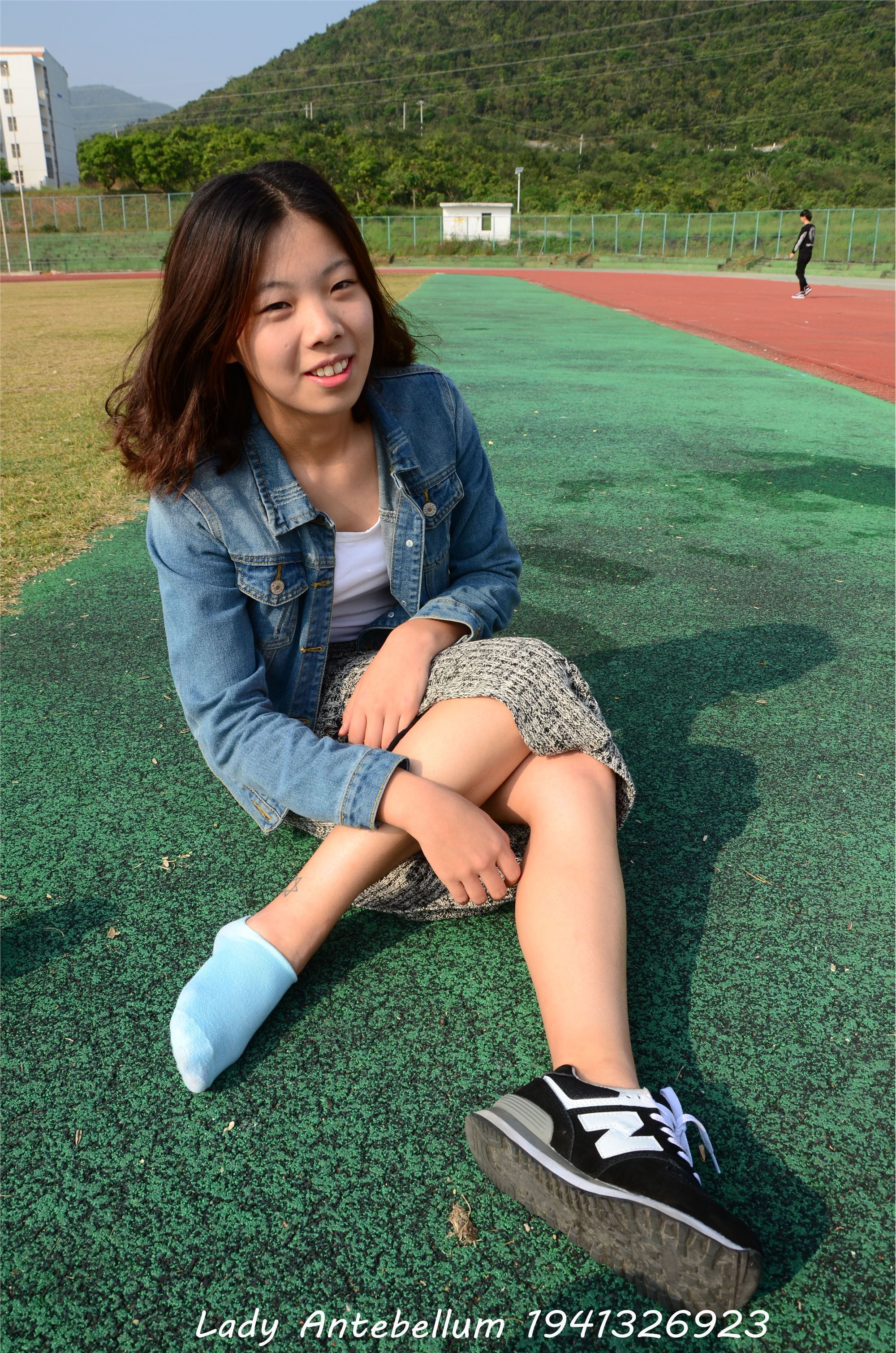 [战前女神] 恋足美腿棉袜女神级摄影套图 007