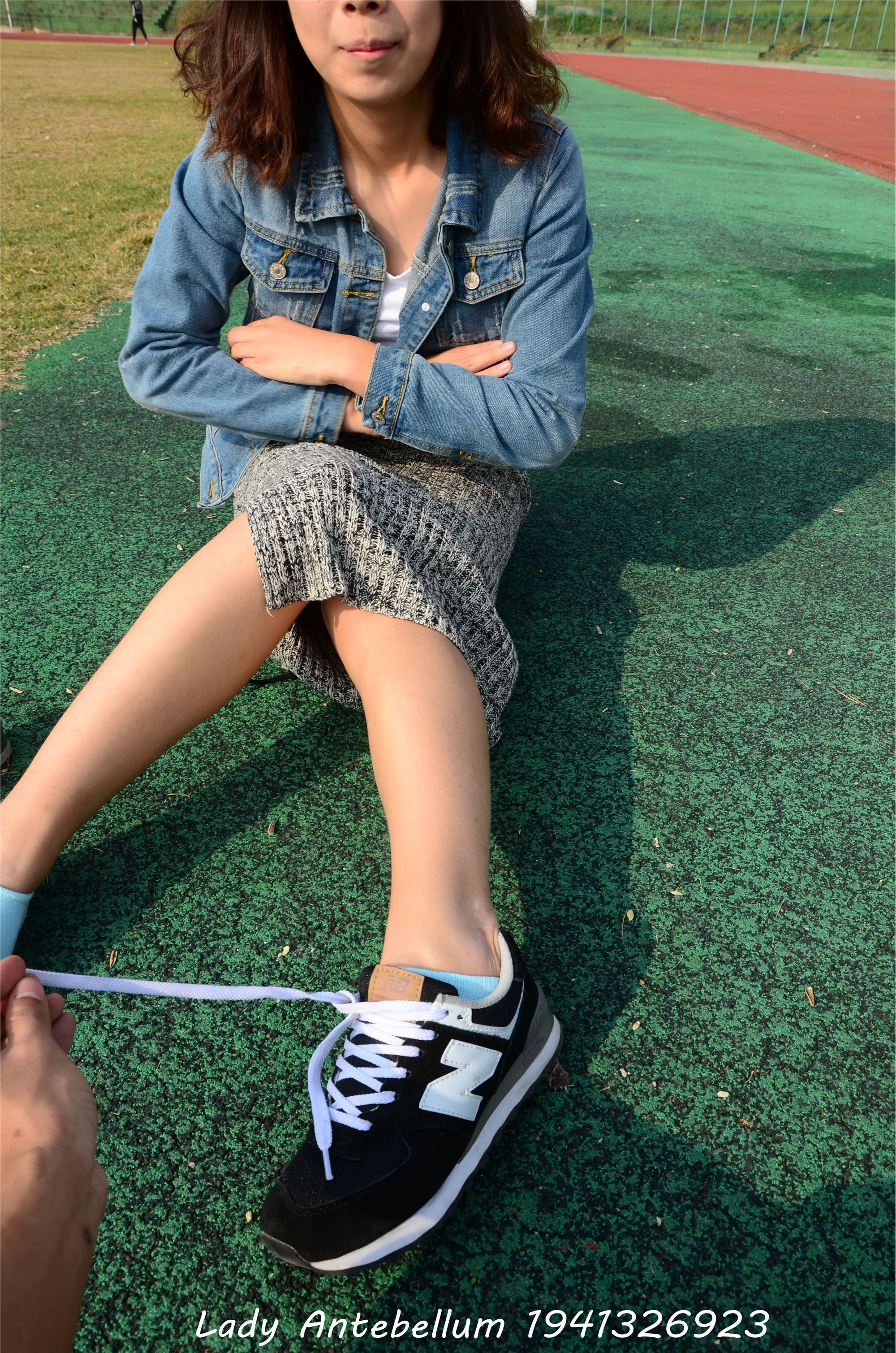 [战前女神] 恋足美腿棉袜女神级摄影套图 007