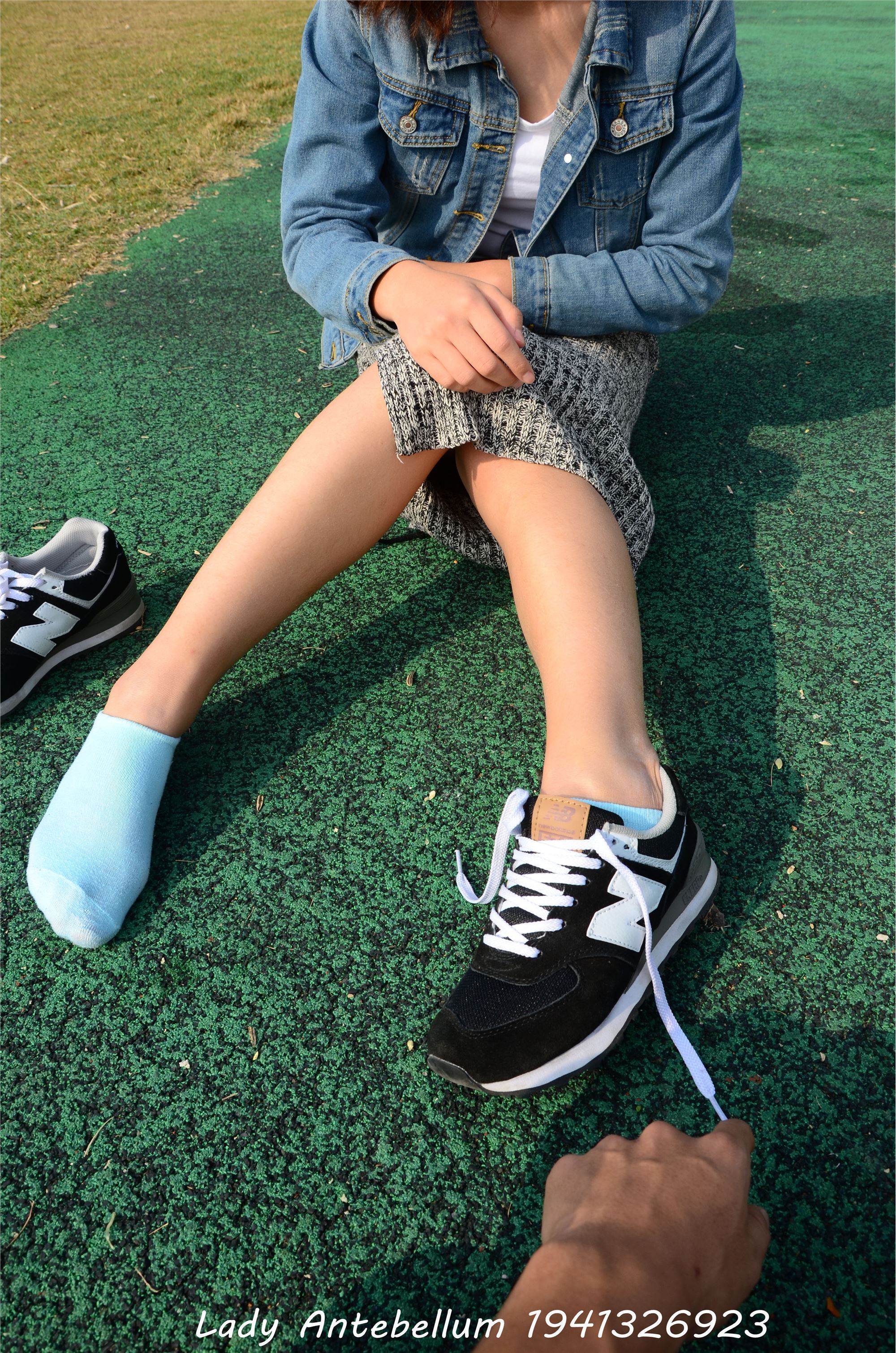 [战前女神] 恋足美腿棉袜女神级摄影套图 007